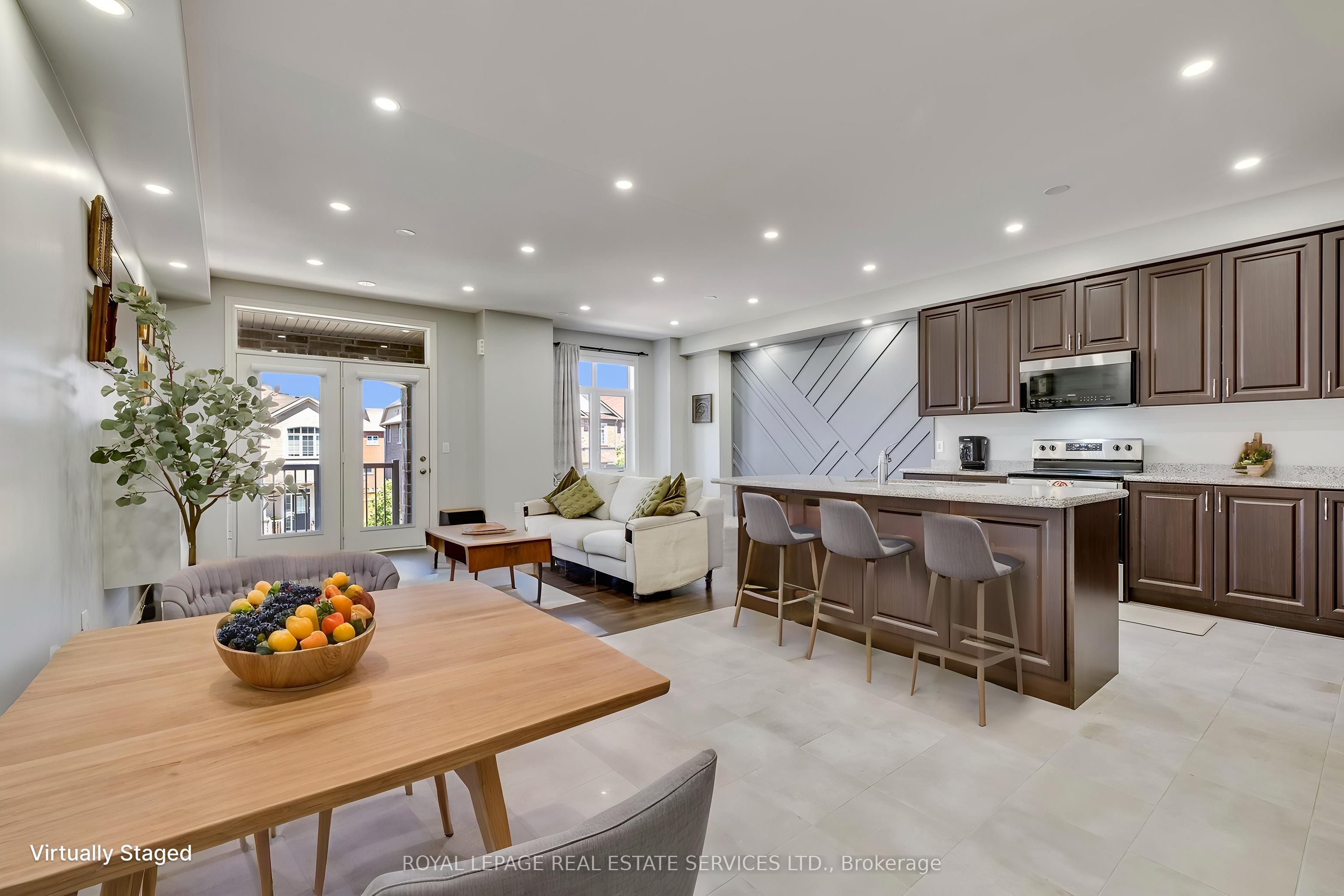 486 Silver Maple Road Property Photo 8