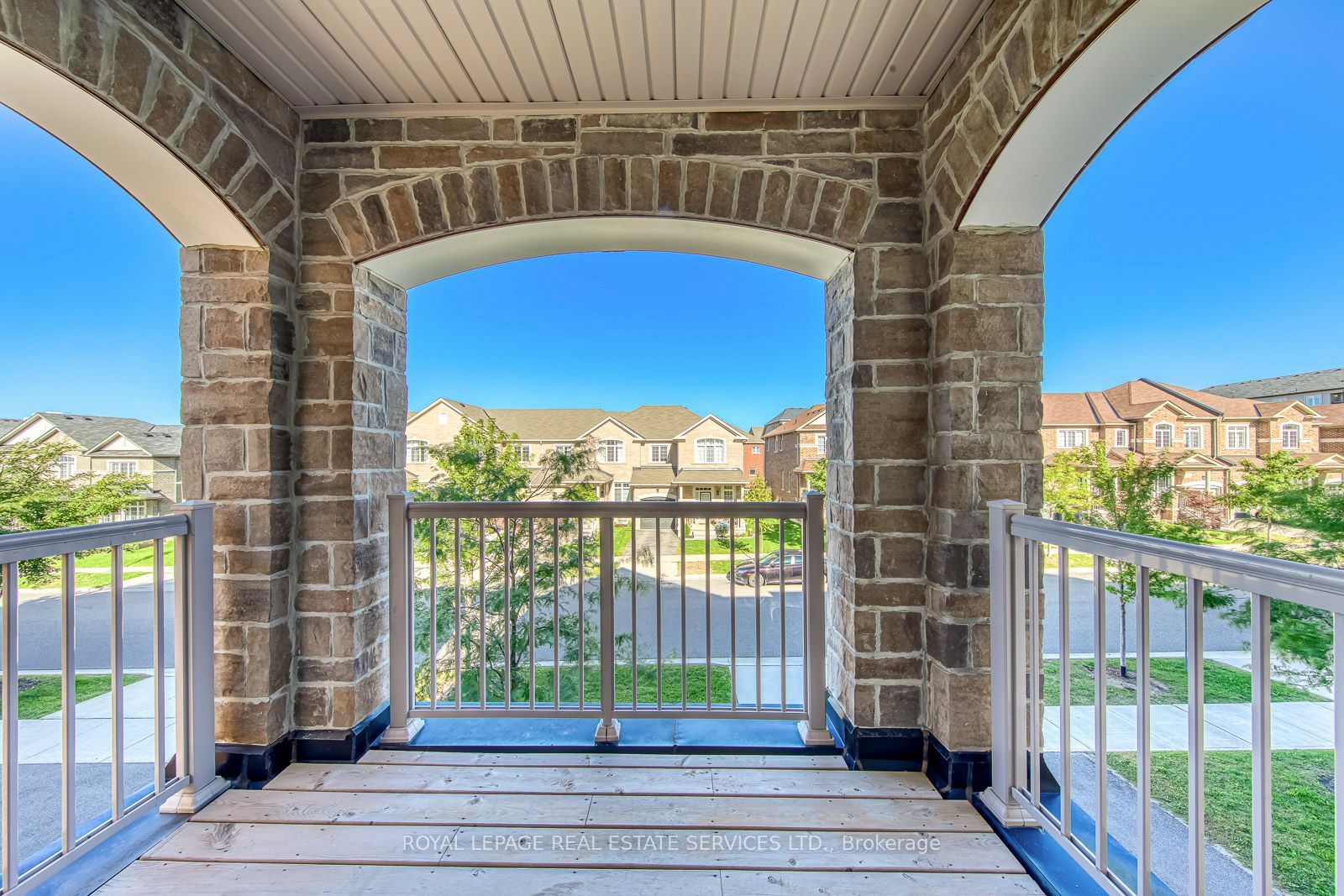 486 Silver Maple Road Property Photo 10