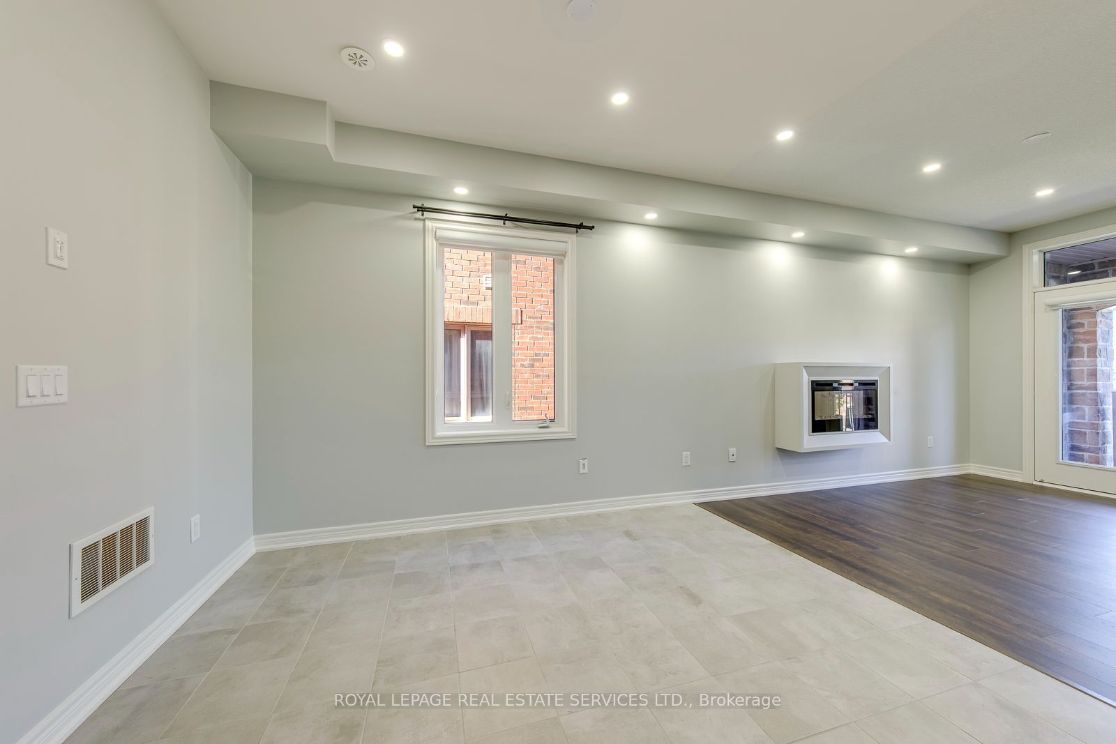 486 Silver Maple Road Property Photo 12