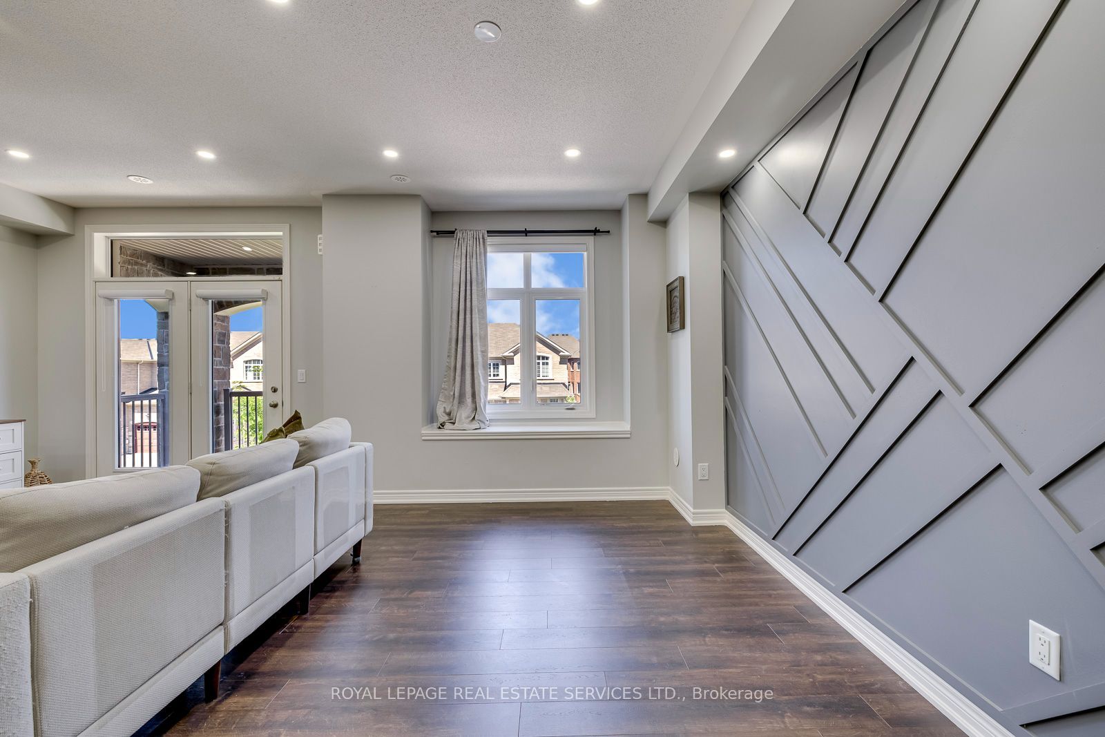 486 Silver Maple Road Property Photo 16