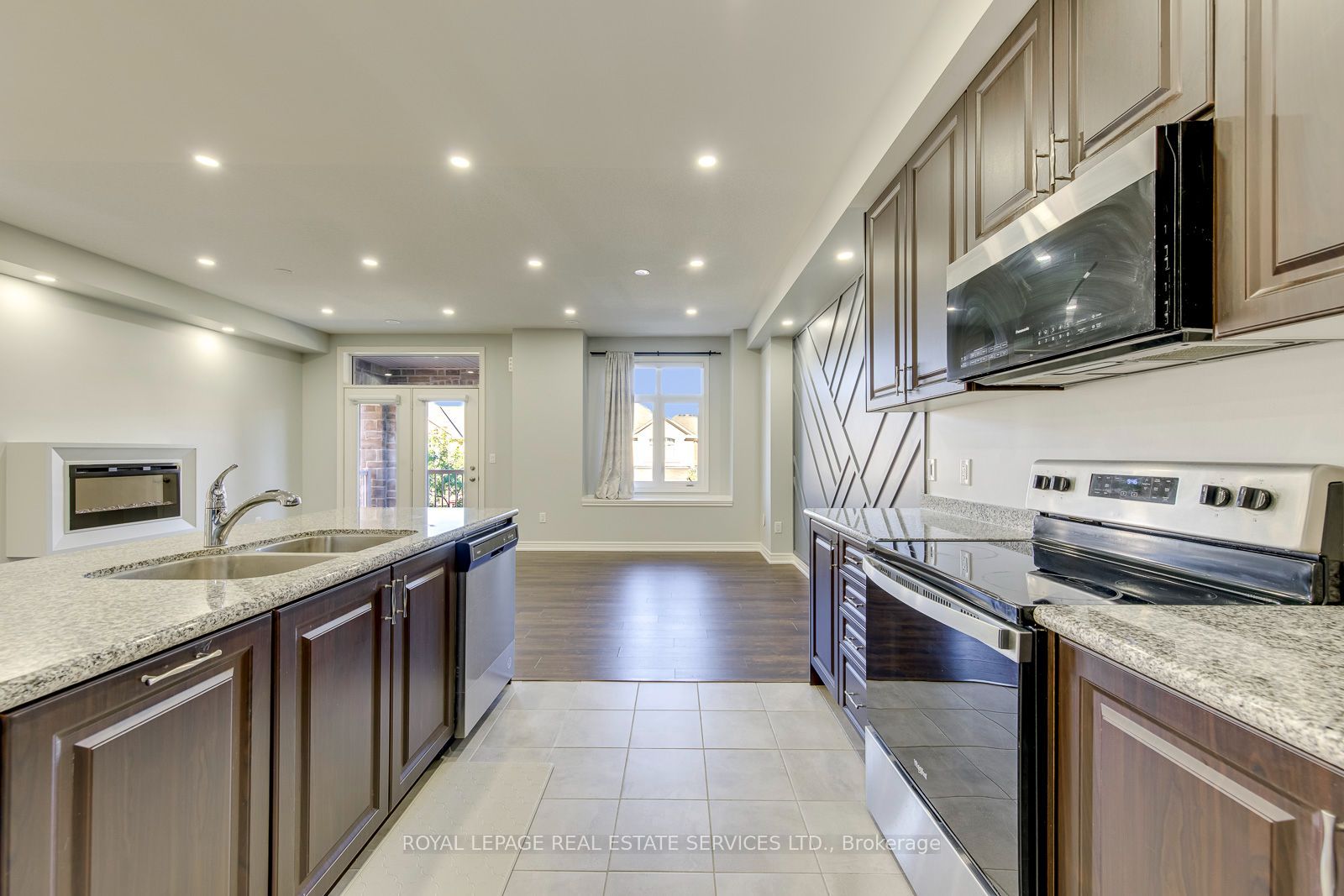 486 Silver Maple Road Property Photo 21