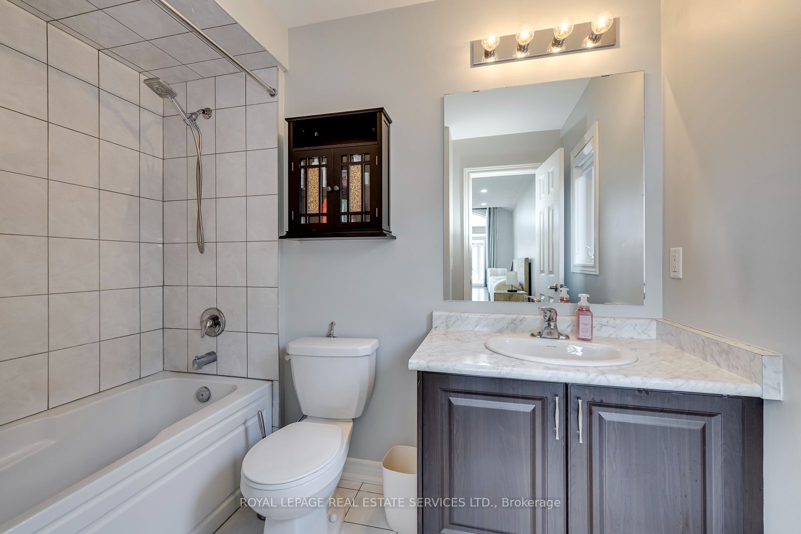 486 Silver Maple Road Property Photo 24
