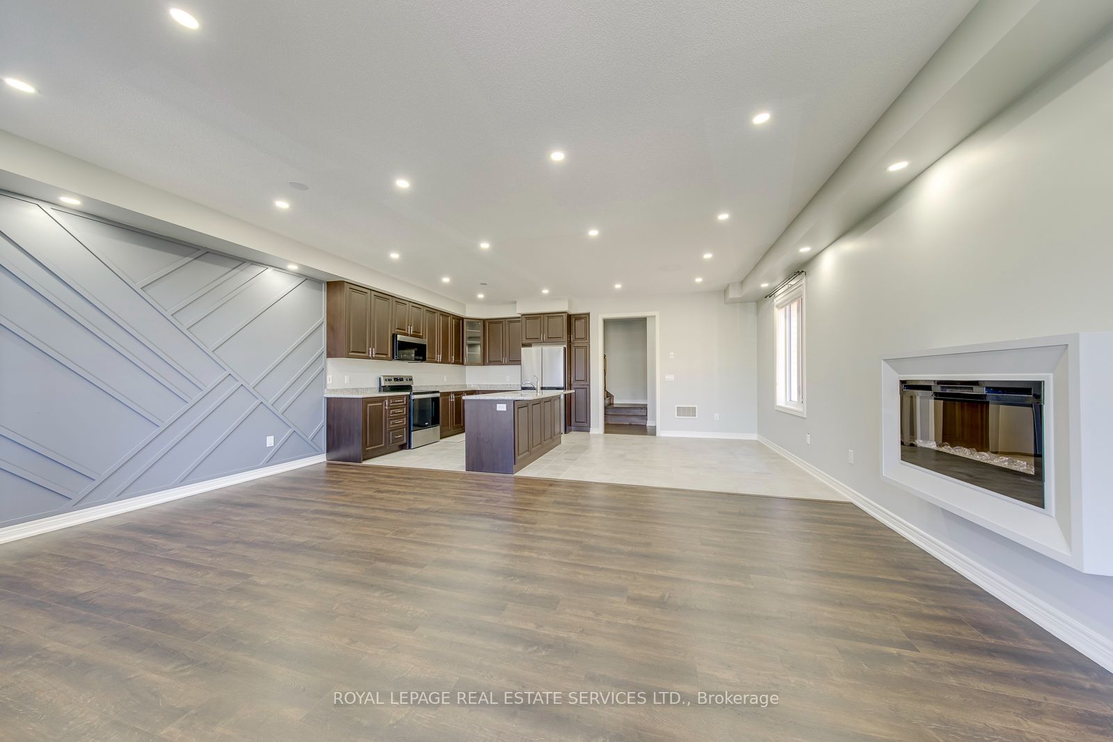 486 Silver Maple Road Property Photo 24