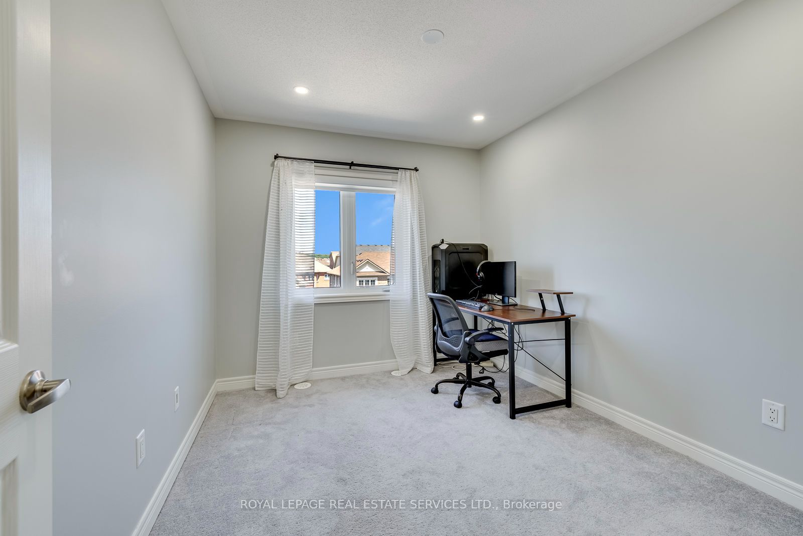 486 Silver Maple Road Property Photo 27