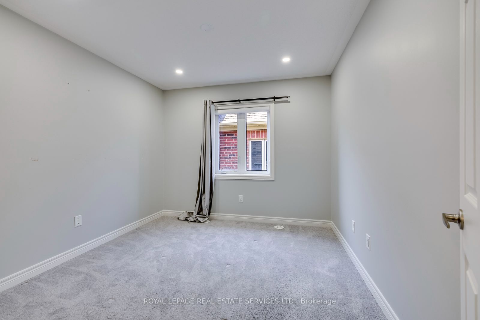 486 Silver Maple Road Property Photo 29