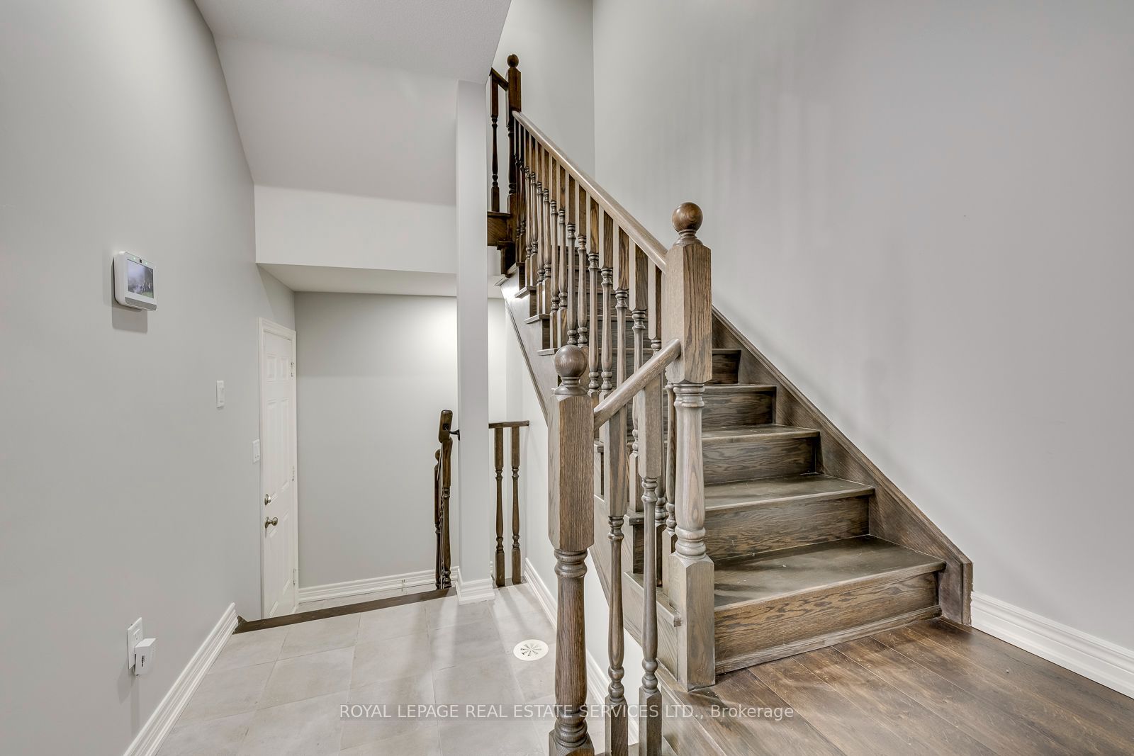 486 Silver Maple Road Property Photo 33
