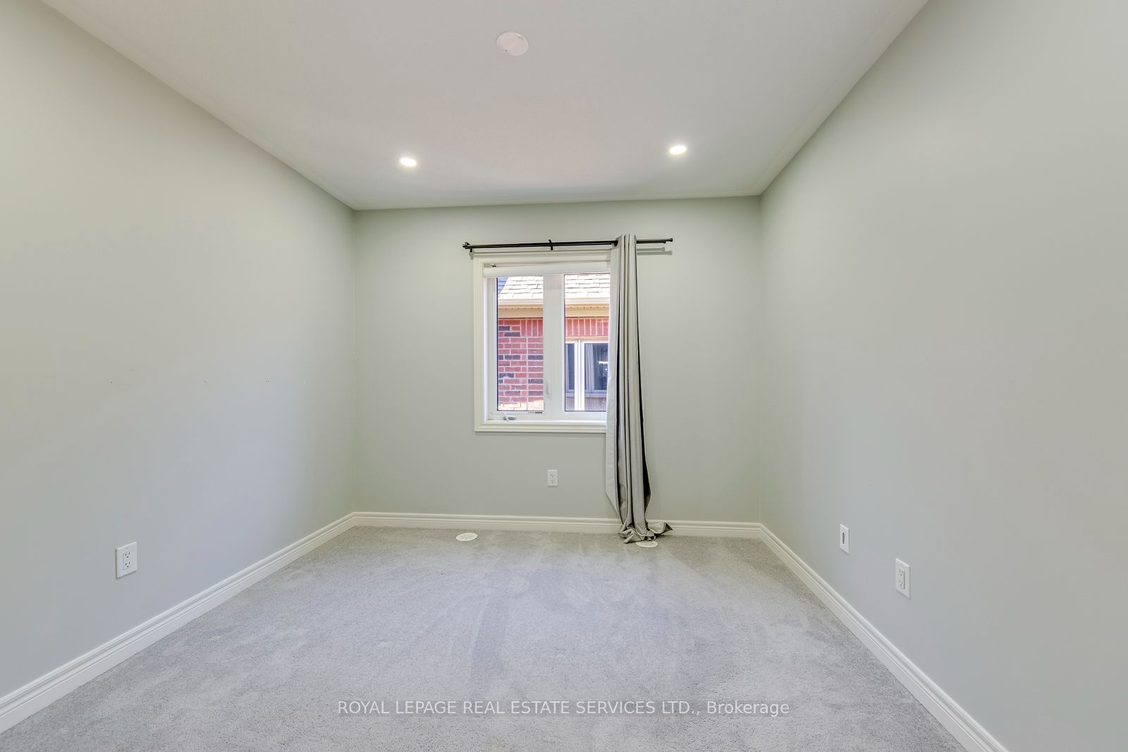 486 Silver Maple Road Property Photo 33