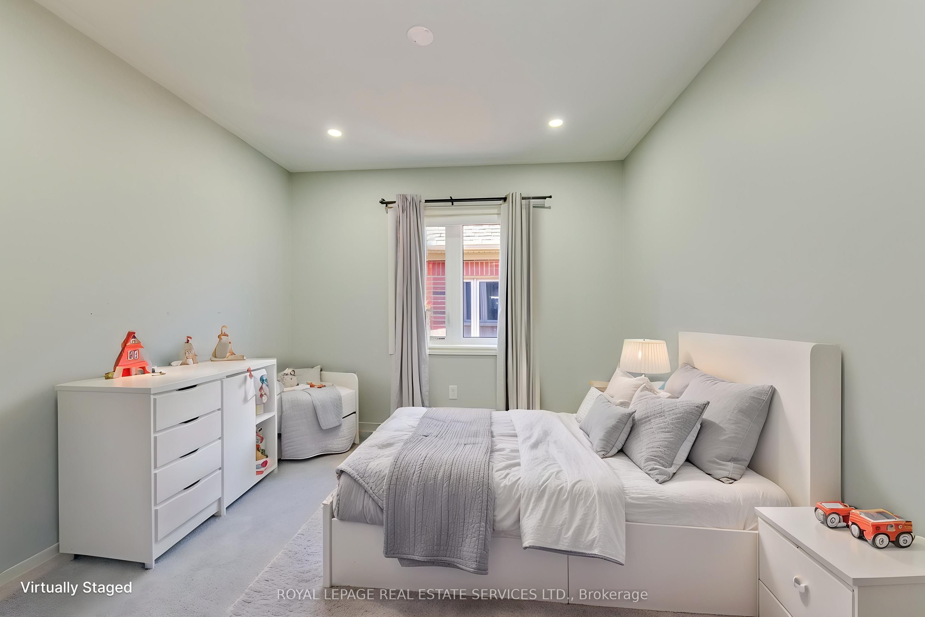 486 Silver Maple Road Property Photo 34