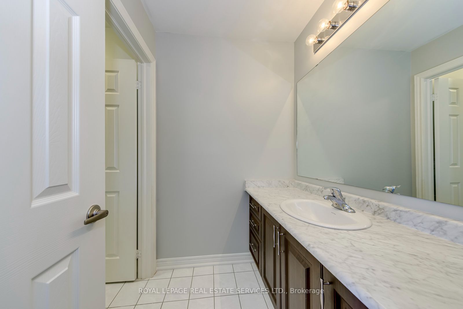 486 Silver Maple Road Property Photo 38
