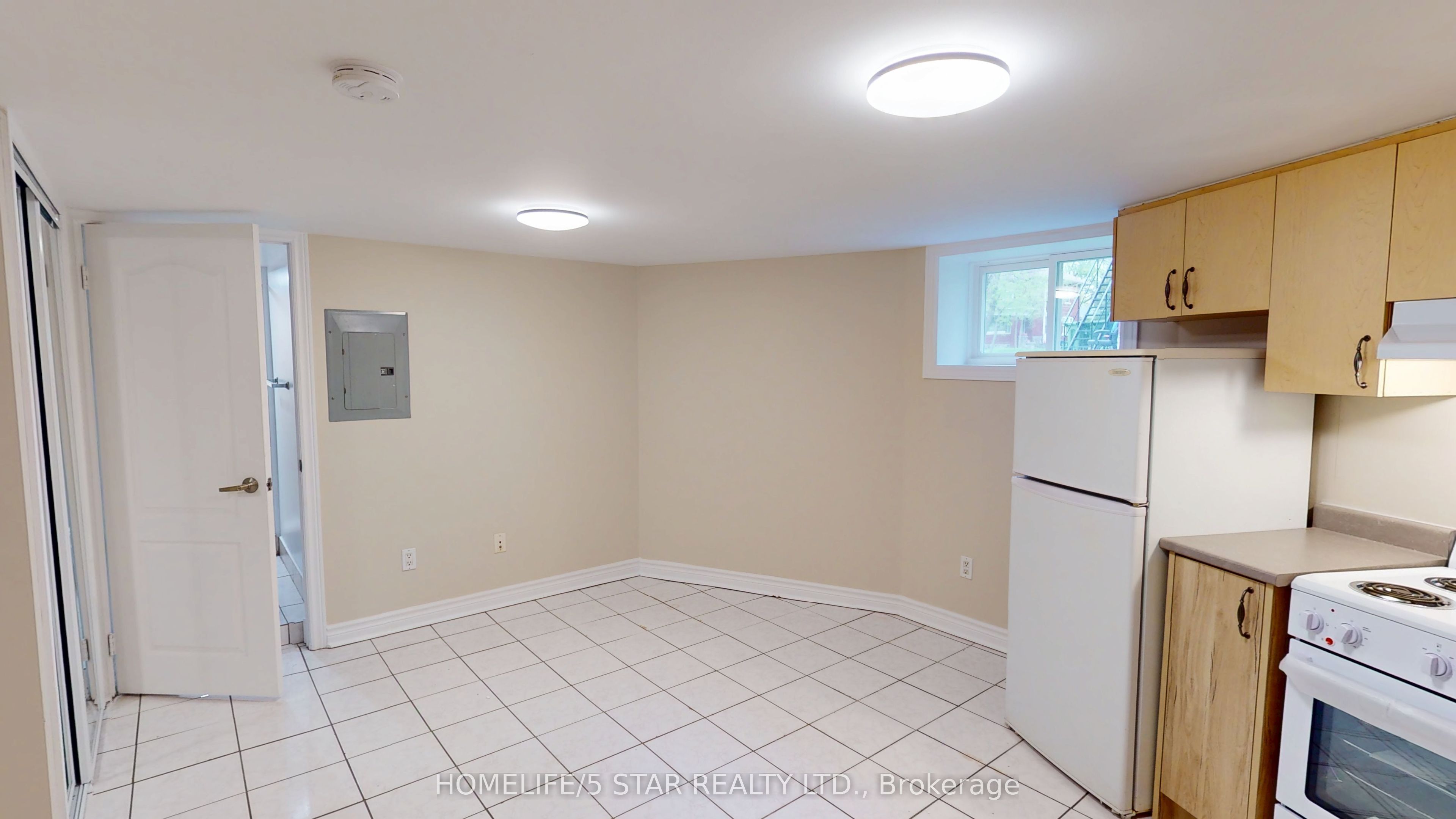 79 Rosemount Avenue Apt B Property Photo 3