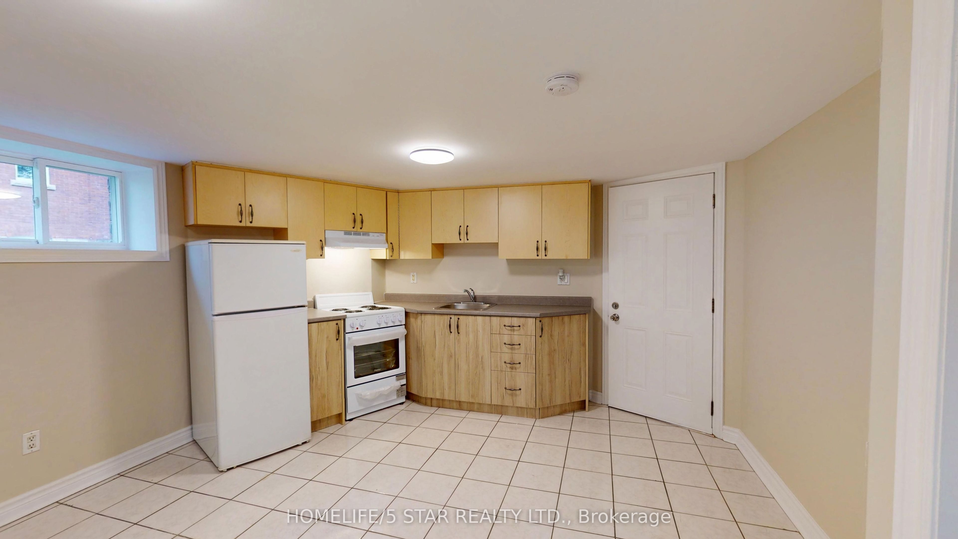 79 Rosemount Avenue Apt B Property Photo 4