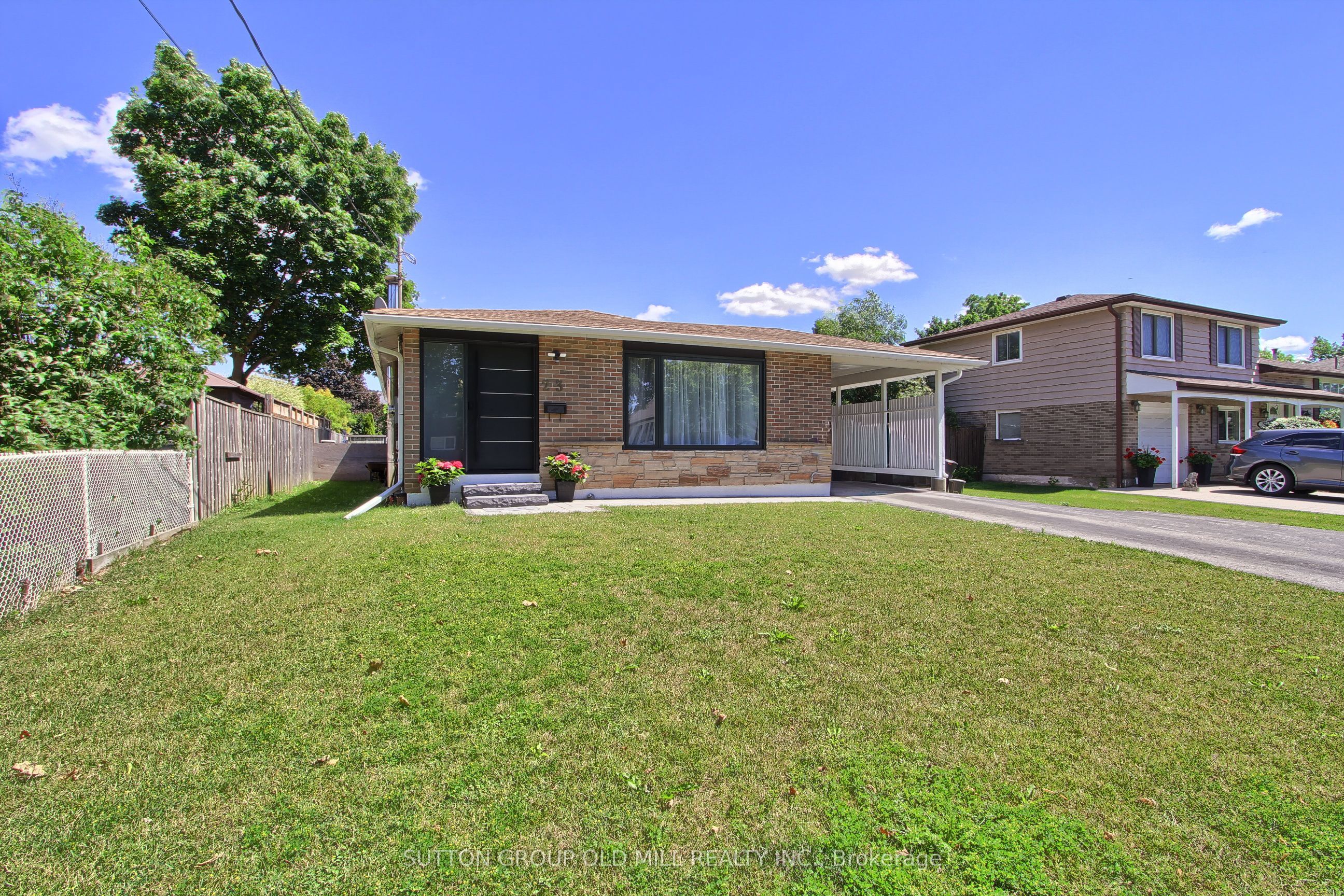 23 Moore Park Crescent