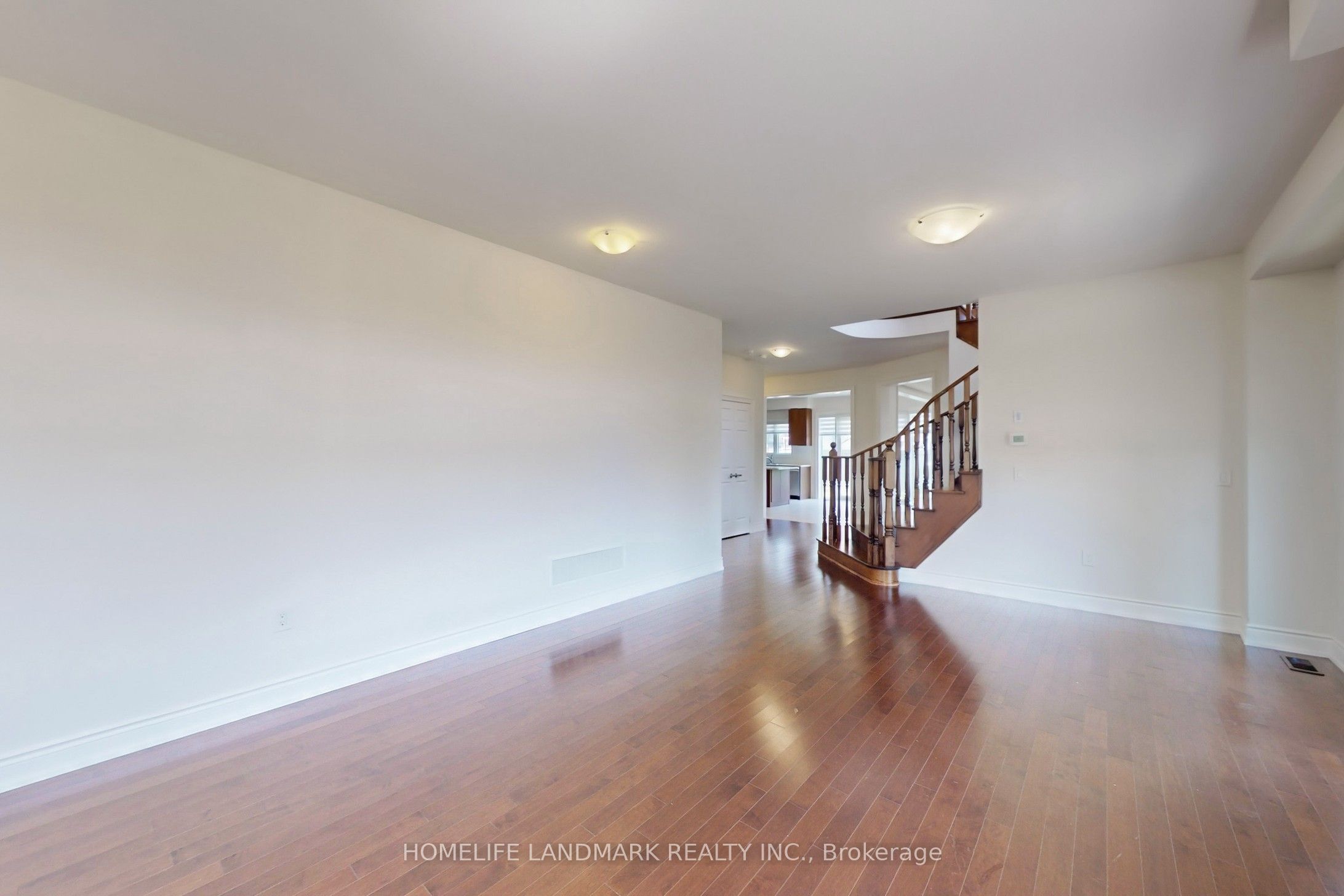 1533 Devine Point Property Photo 6