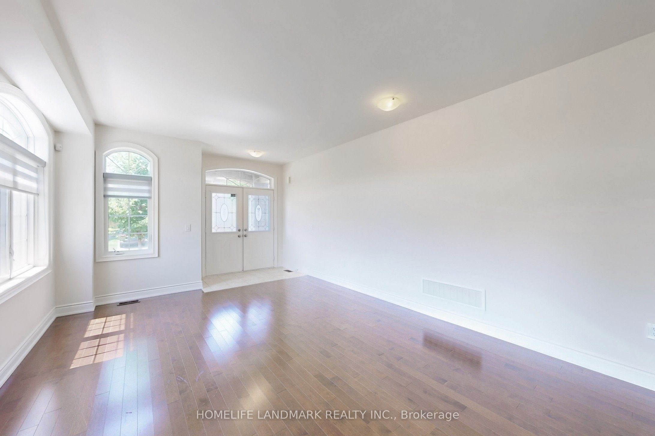 1533 Devine Point Property Photo 7