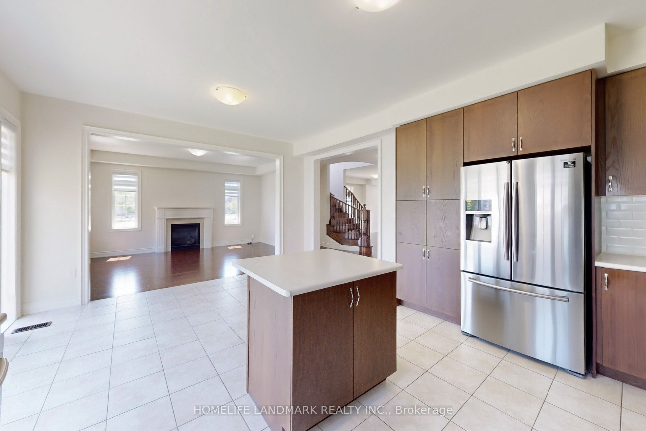 1533 Devine Point Property Photo 13