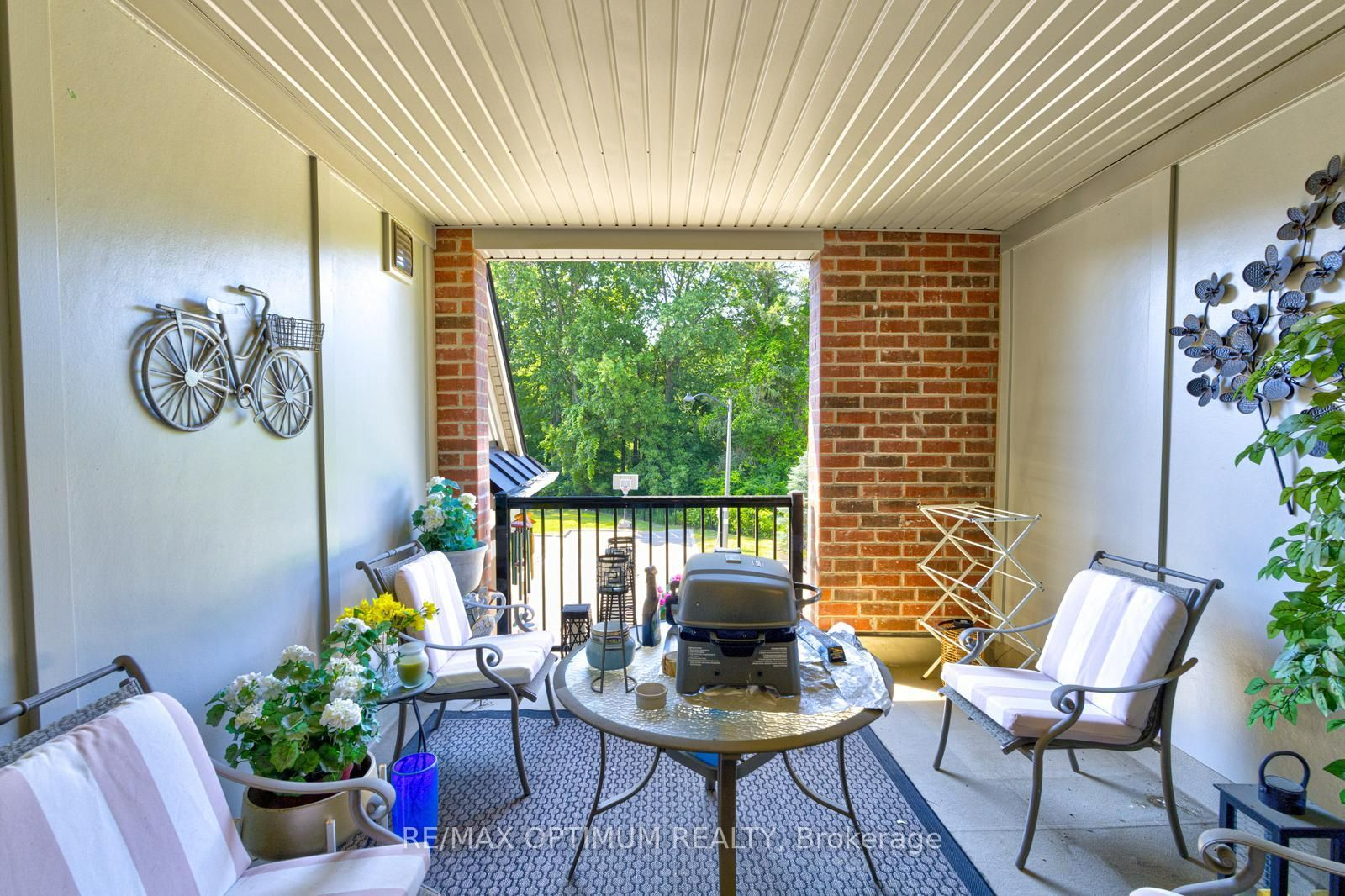82 Oakmore Lane Property Photo 16