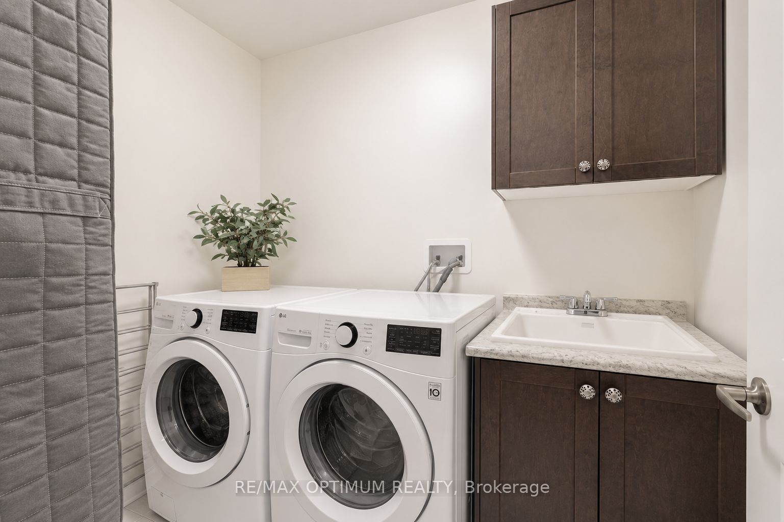 82 Oakmore Lane Property Photo 41