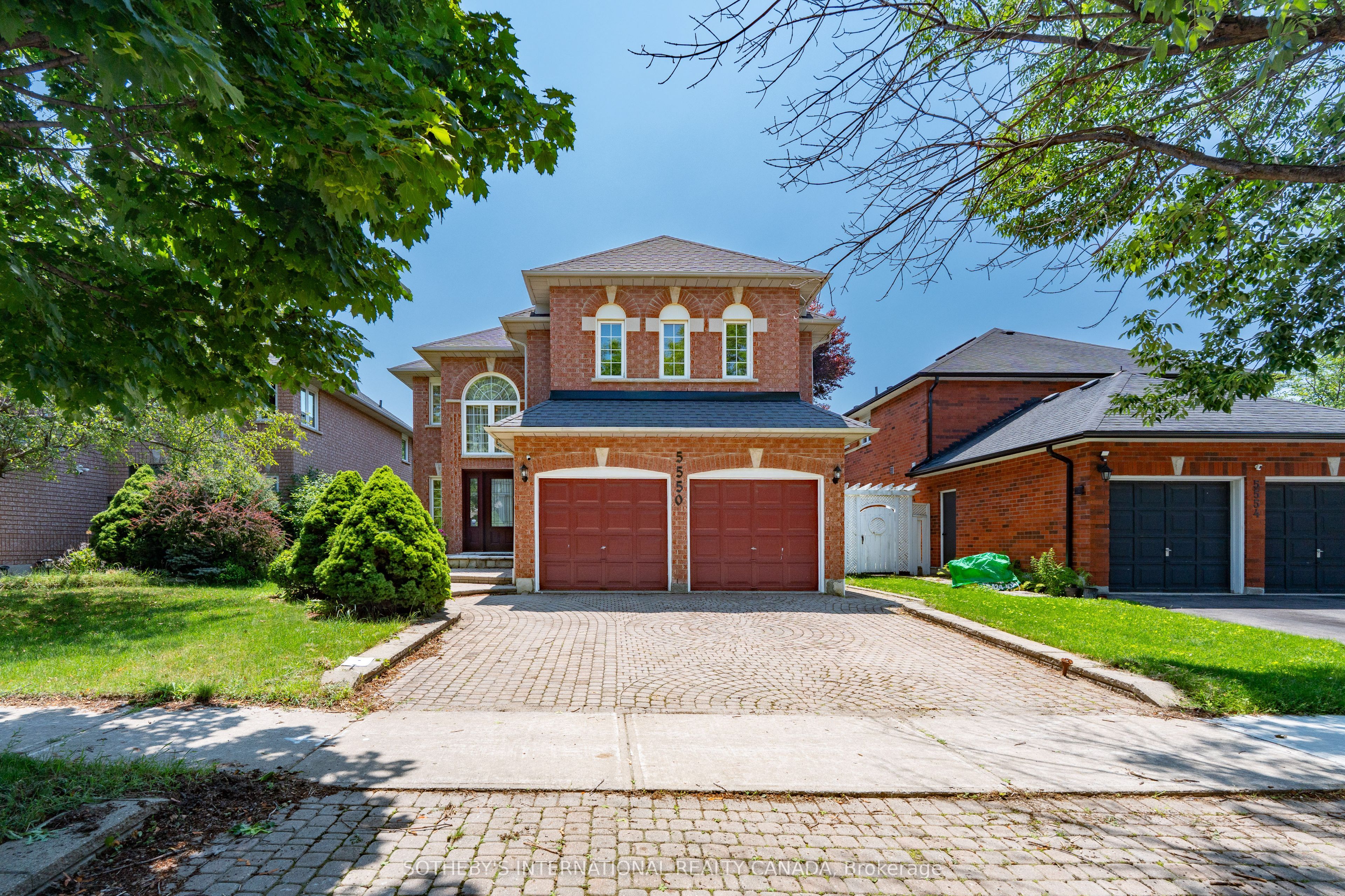 5550 Middleport Crescent N Property Photo 1