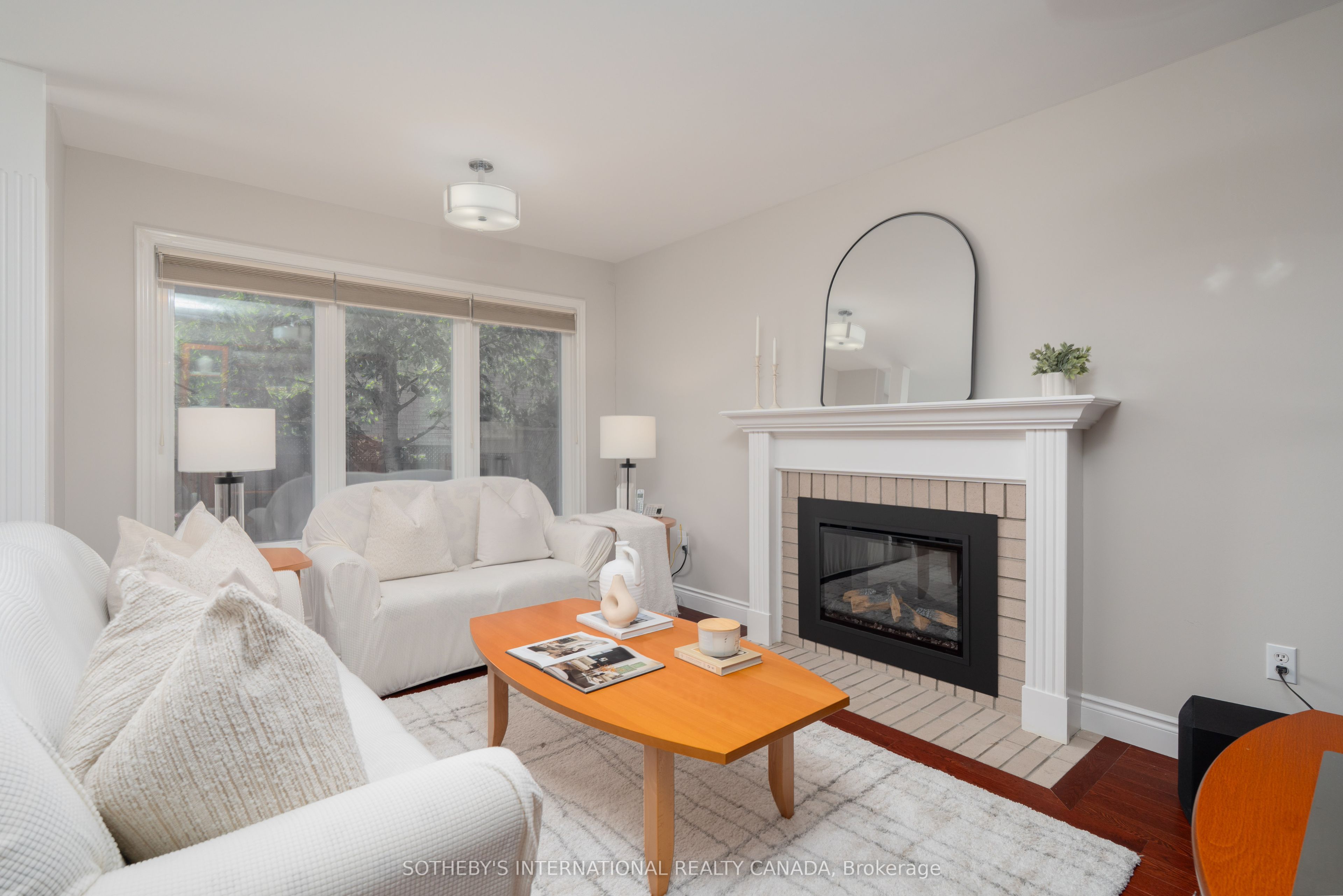 5550 Middleport Crescent N Property Photo 18