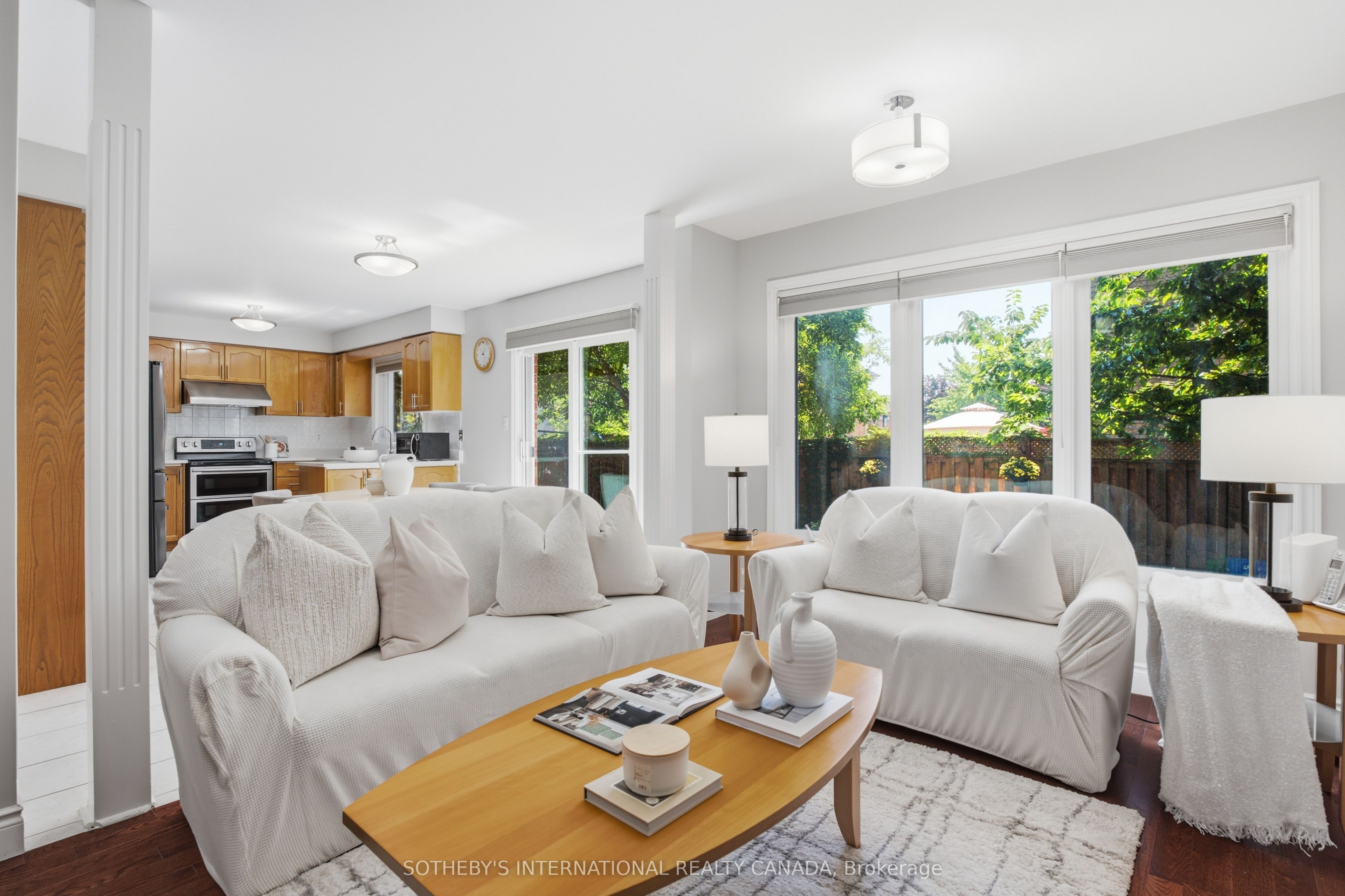5550 Middleport Crescent N Property Photo 19
