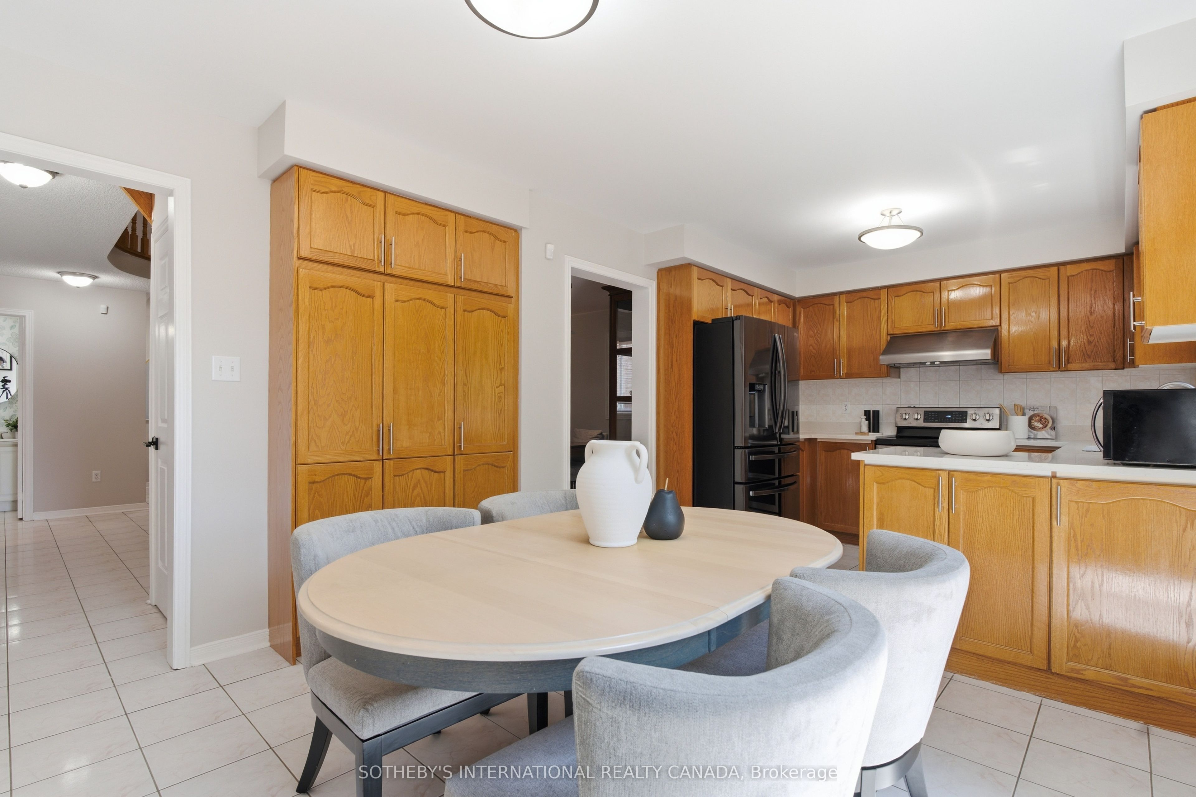 5550 Middleport Crescent N Property Photo 22