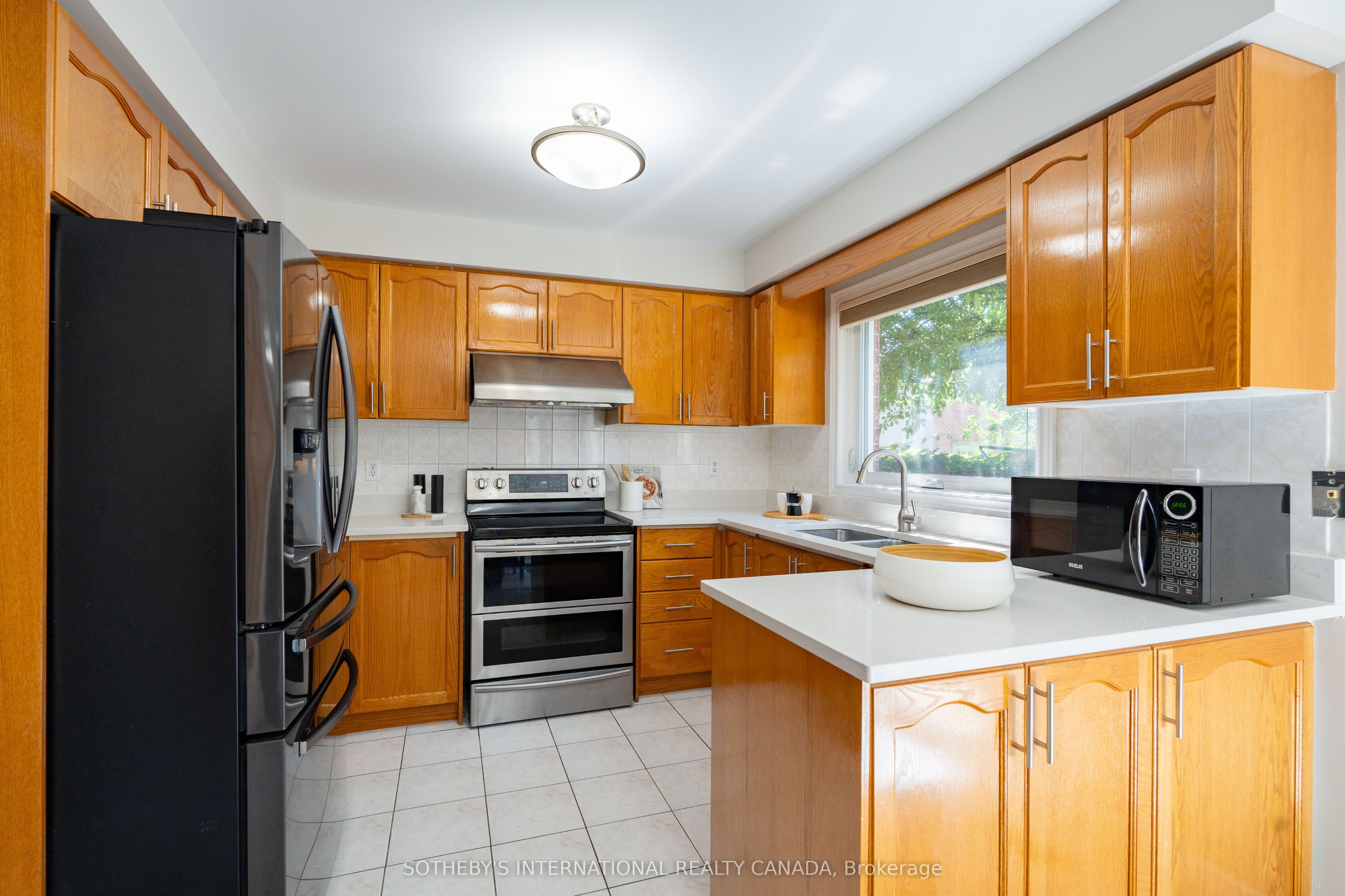 5550 Middleport Crescent N Property Photo 23