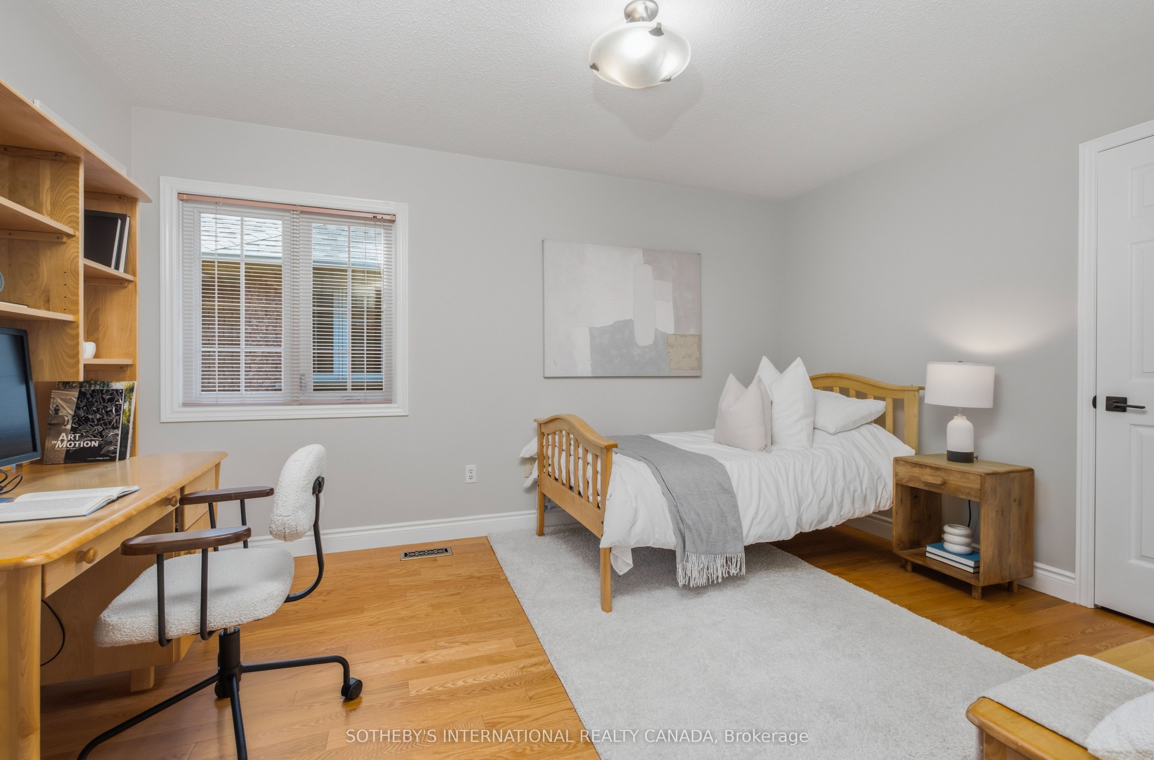 5550 Middleport Crescent N Property Photo 35