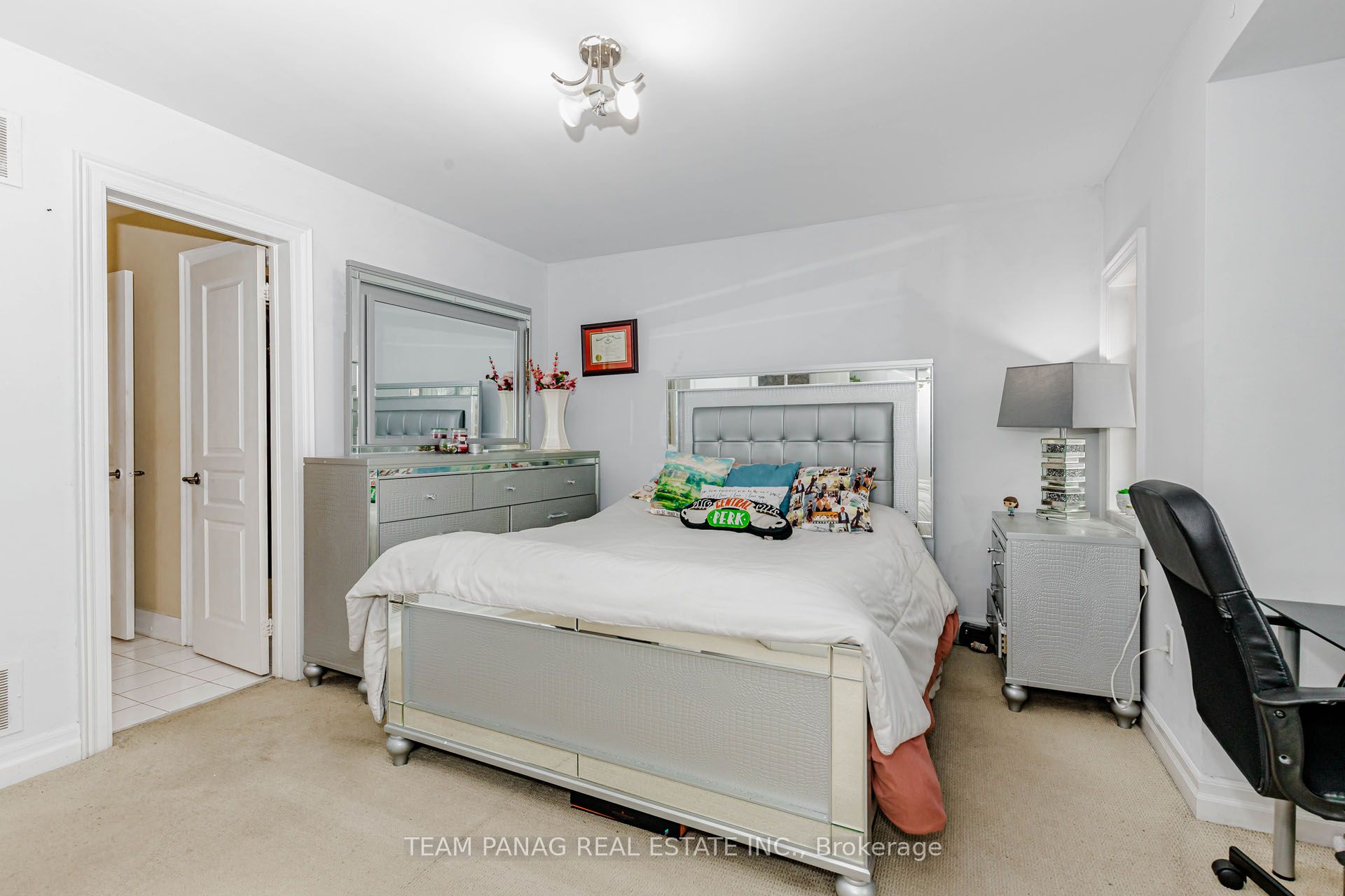 19 Valleycreek Drive Property Photo 26
