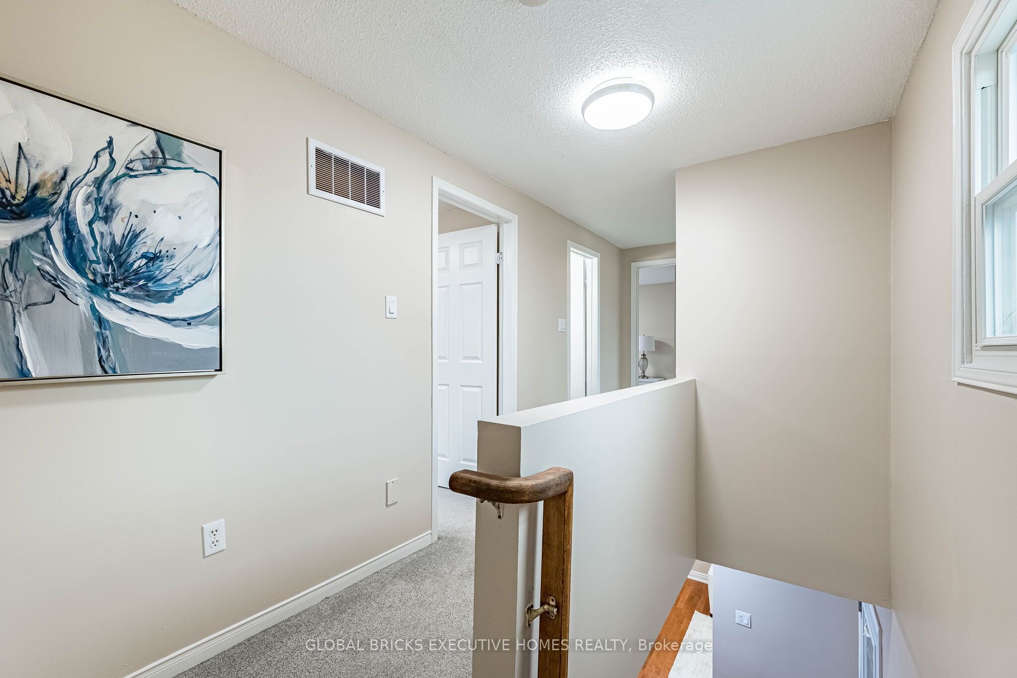 2150 Hunt Crescent Property Photo 23