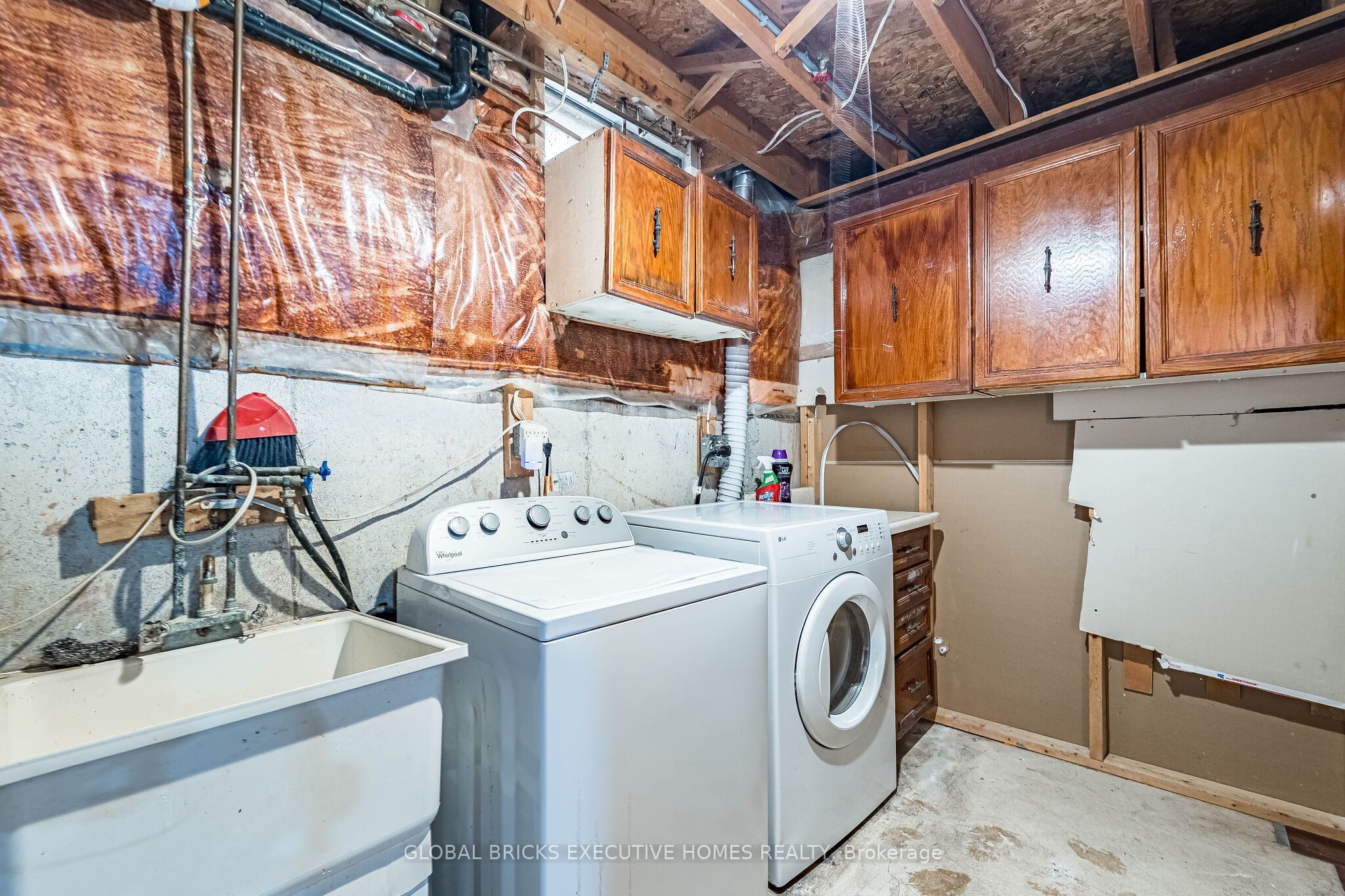 2150 Hunt Crescent Property Photo 46