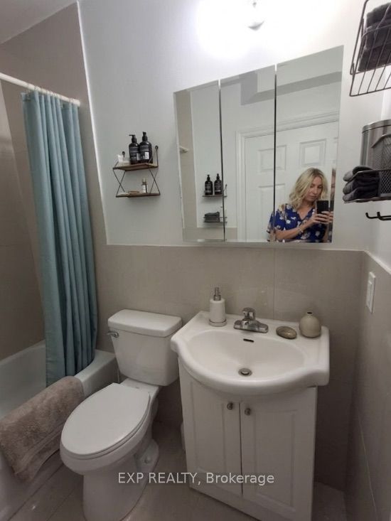 256 Lakeshore Road E 3 Property Photo 6