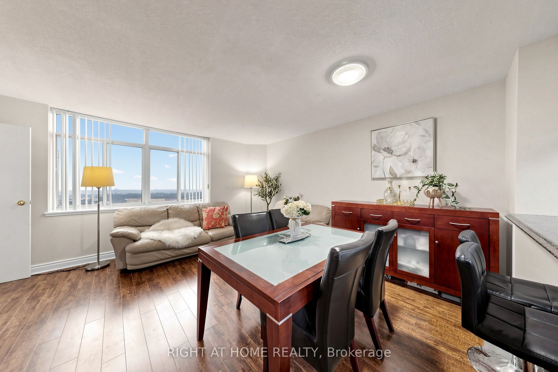 300 Webb Drive Ph9 Property Photo 2