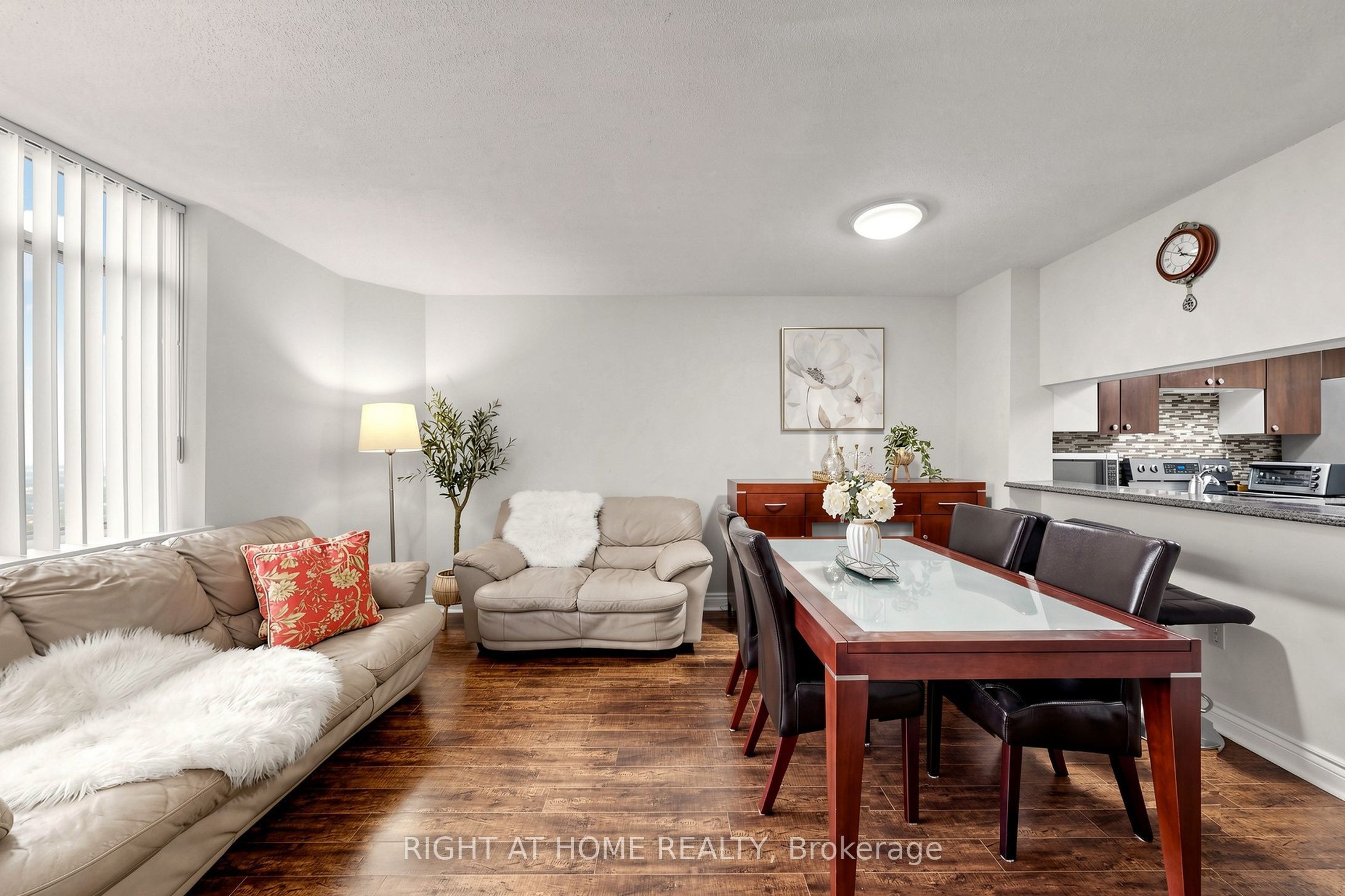 300 Webb Drive Ph9 Property Photo 4