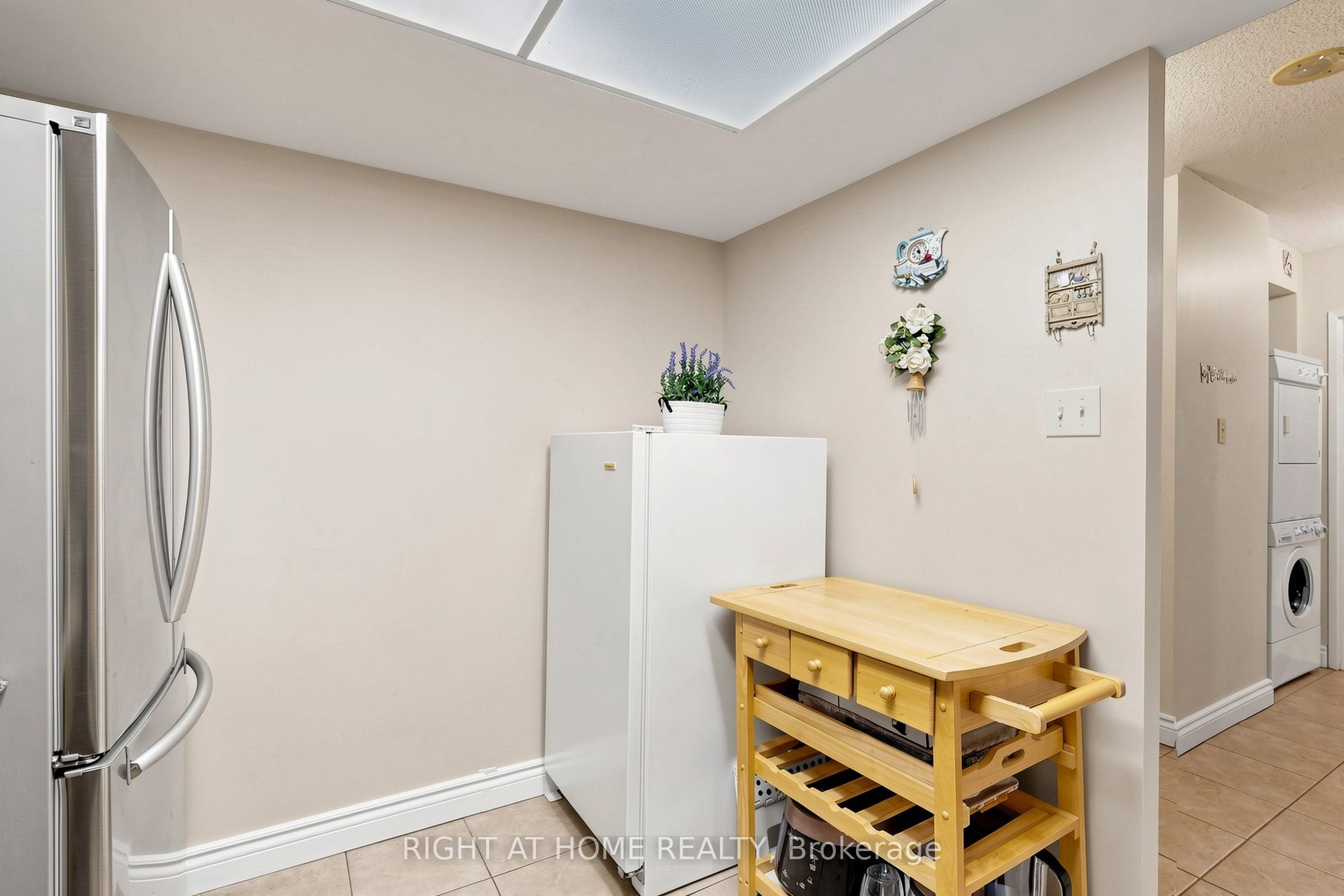300 Webb Drive Ph9 Property Photo 10