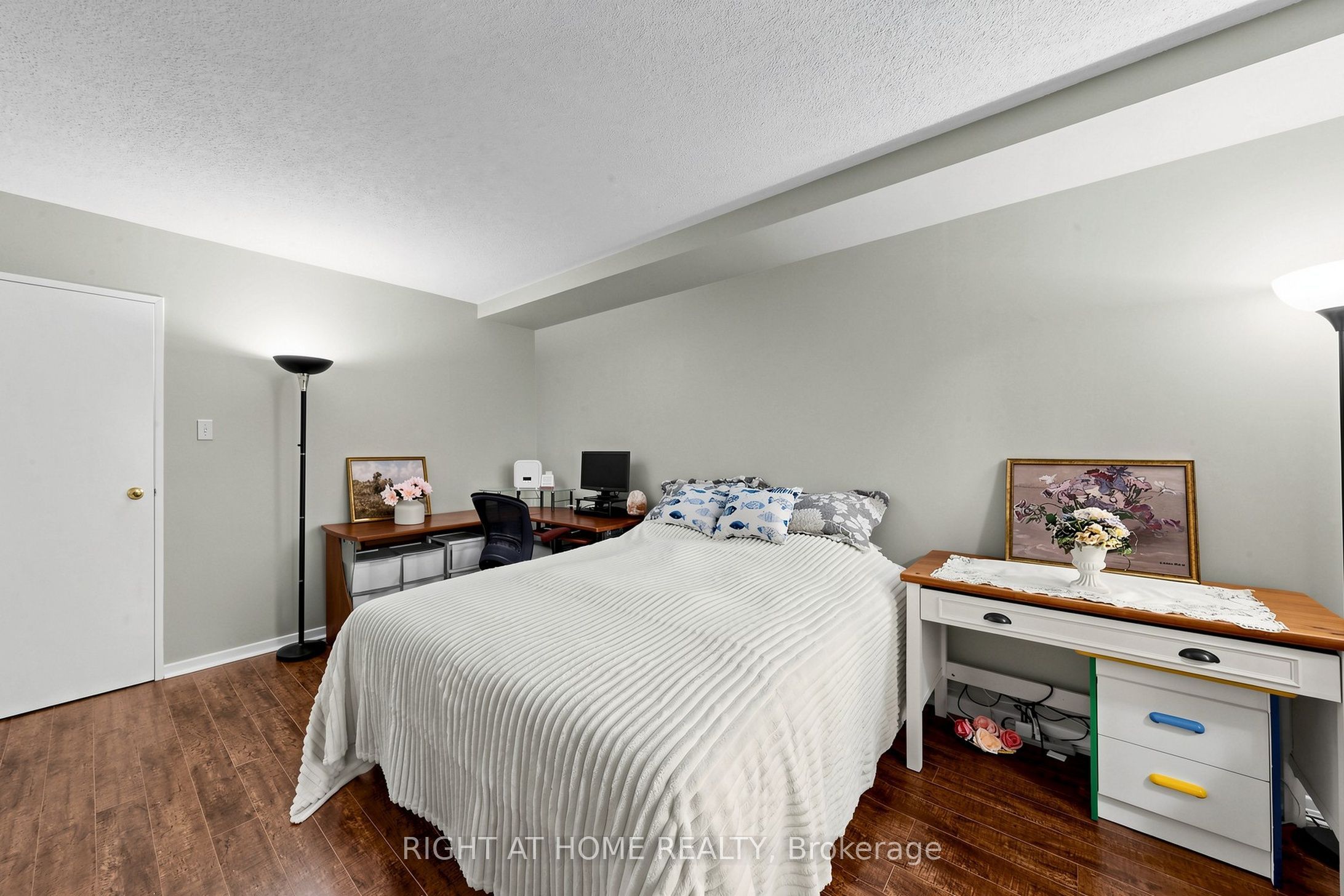 300 Webb Drive Ph9 Property Photo 12