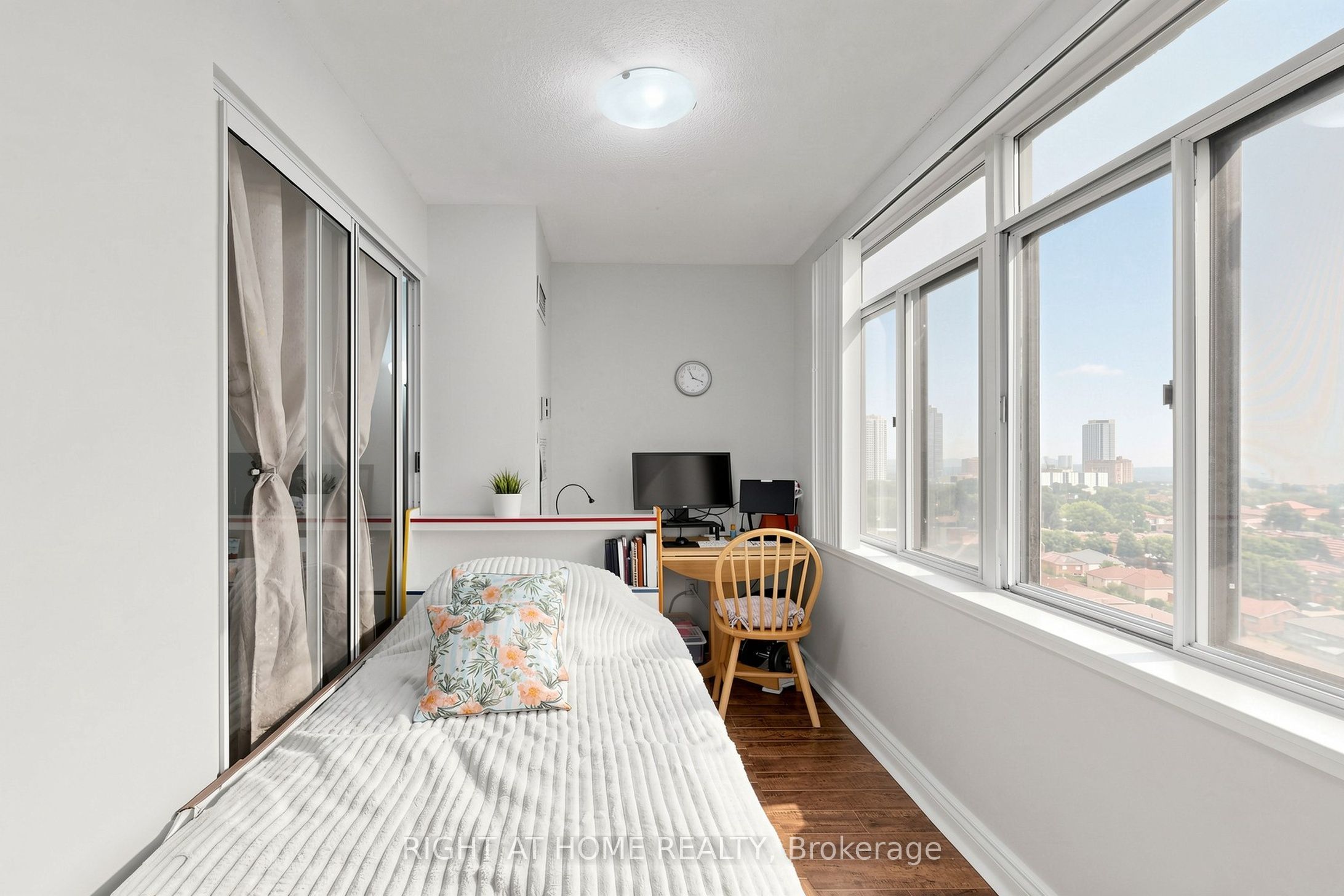 300 Webb Drive Ph9 Property Photo 14