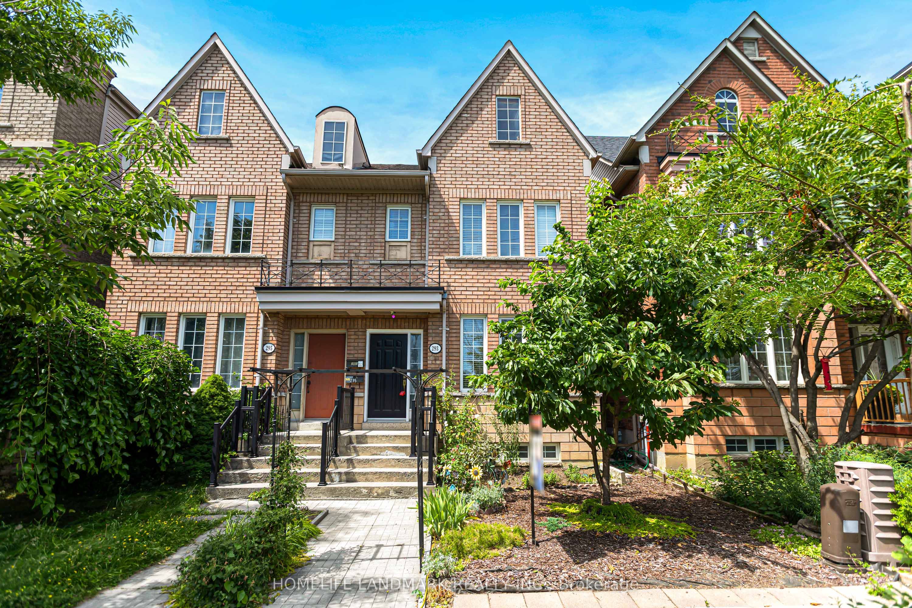 293 Murray Ross Parkway