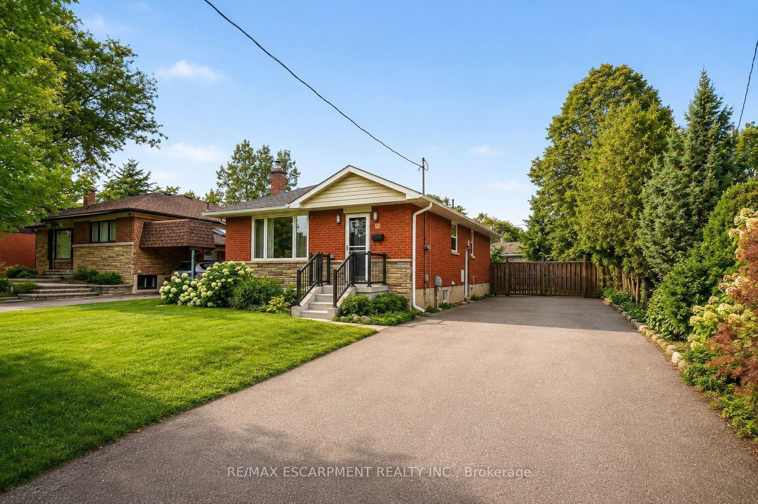 715 Drury Lane Property Photo 2