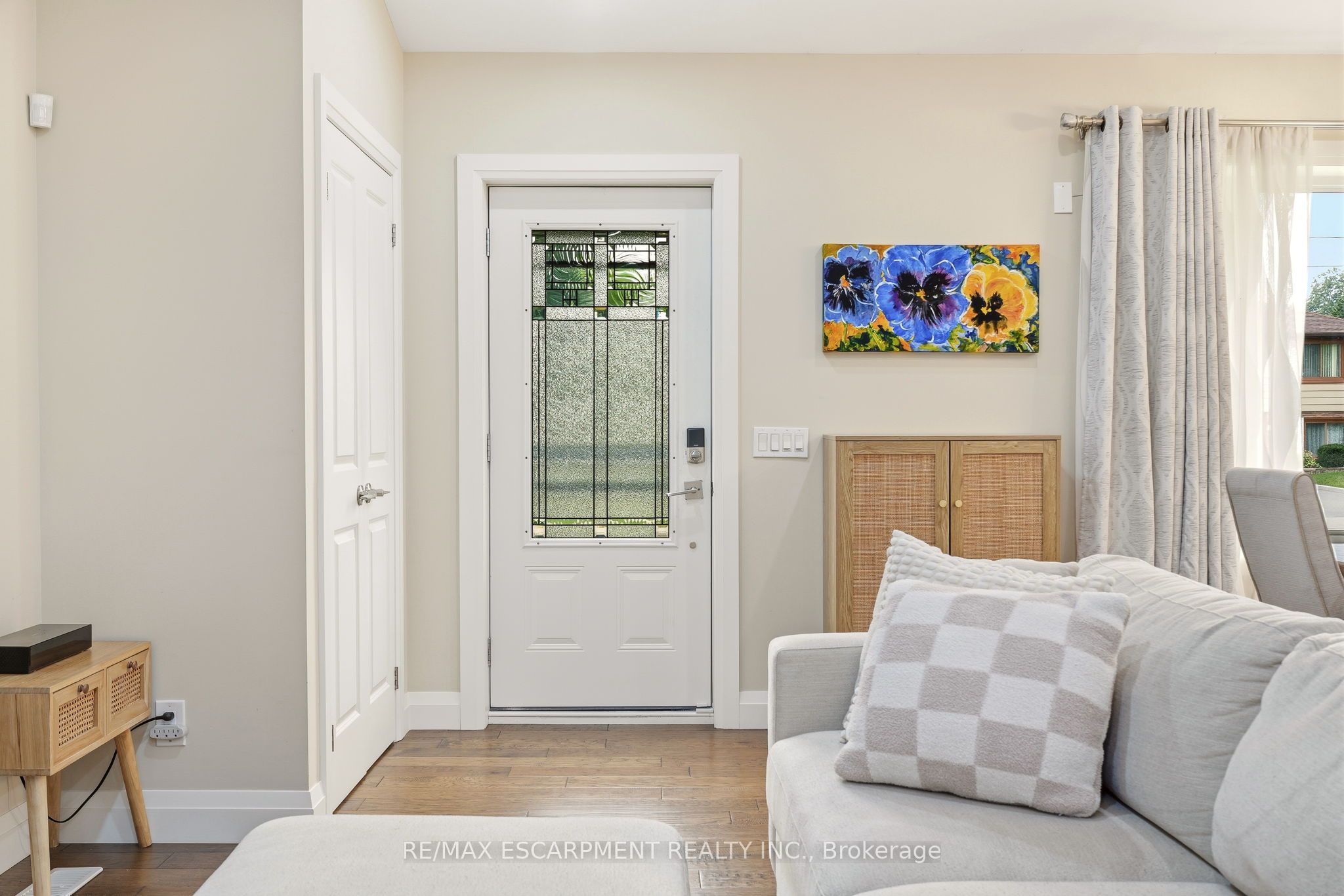 715 Drury Lane Property Photo 4