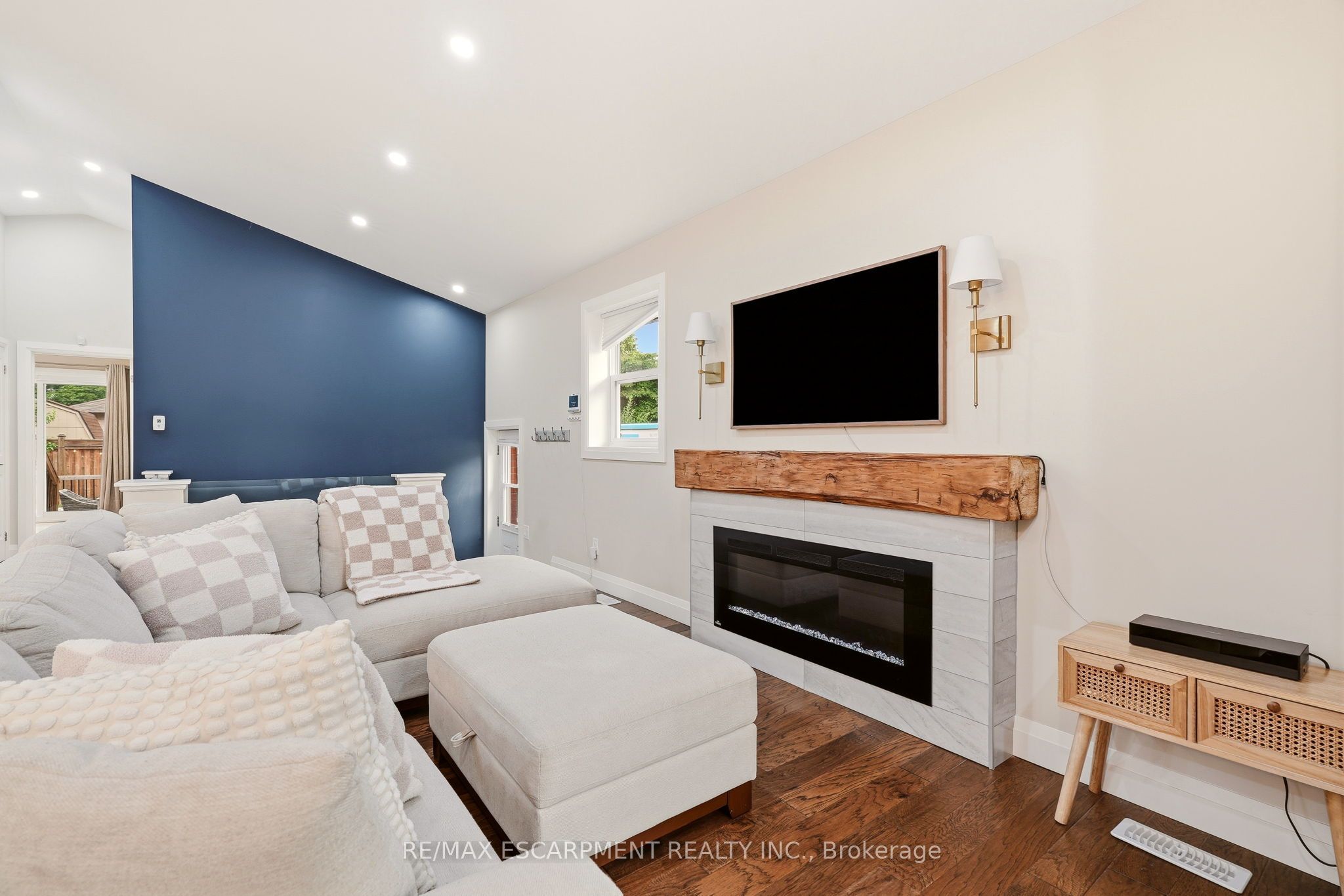 715 Drury Lane Property Photo 8