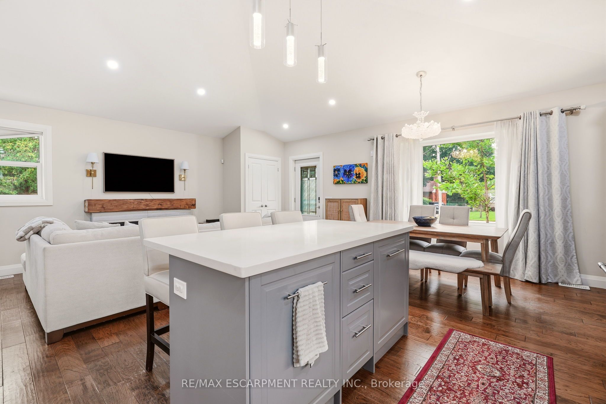 715 Drury Lane Property Photo 17