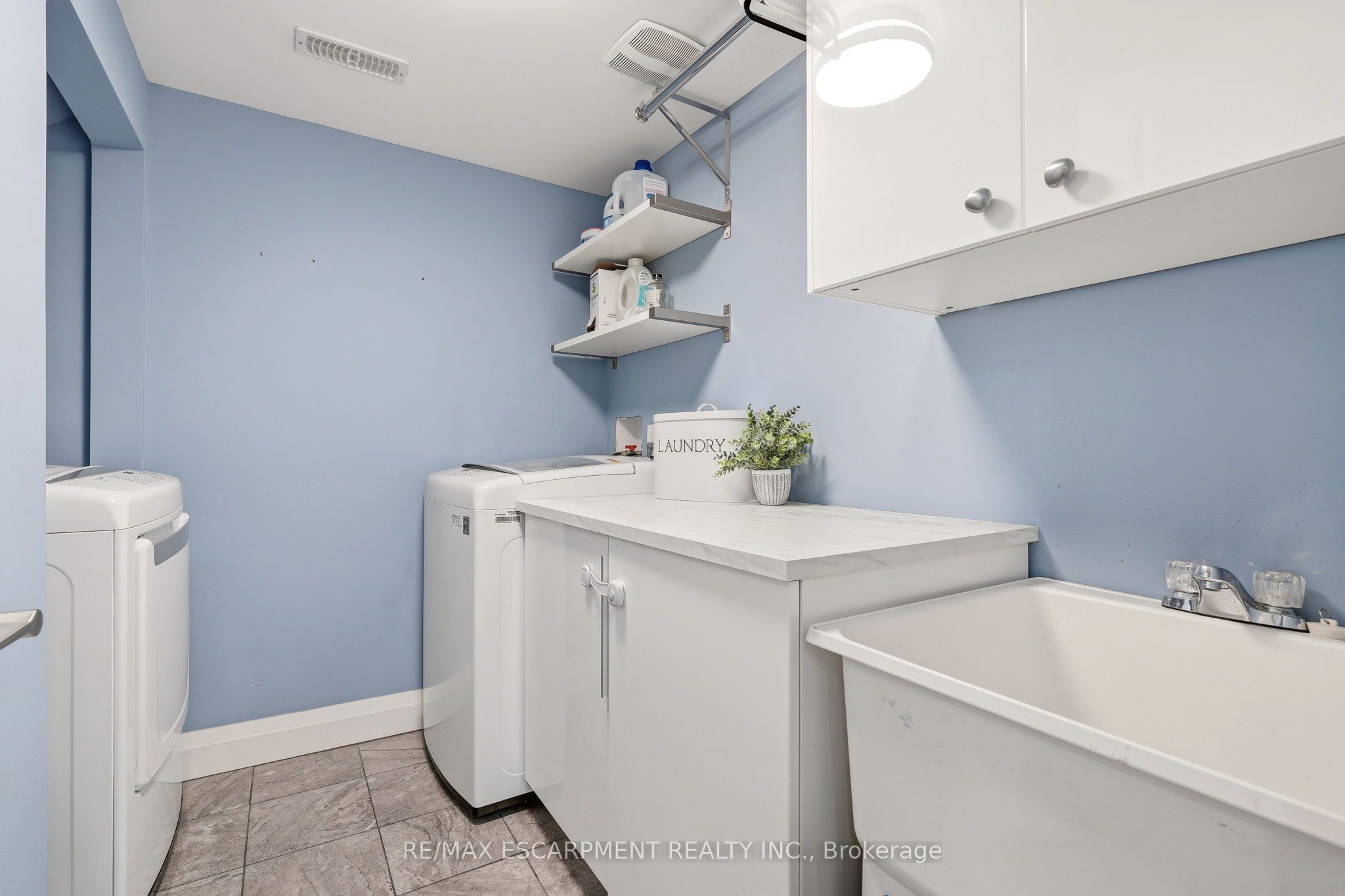 715 Drury Lane Property Photo 38