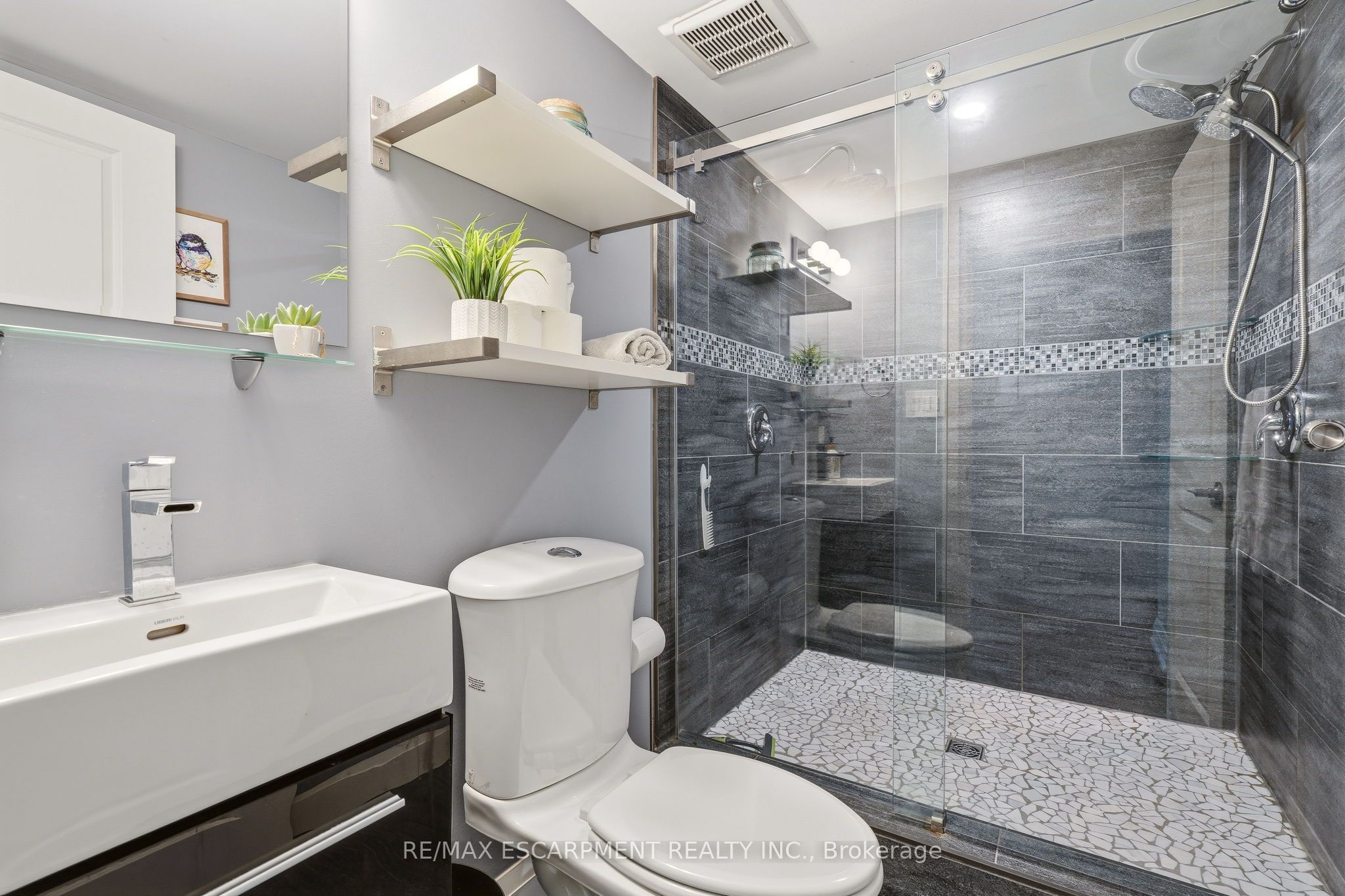 715 Drury Lane Property Photo 39
