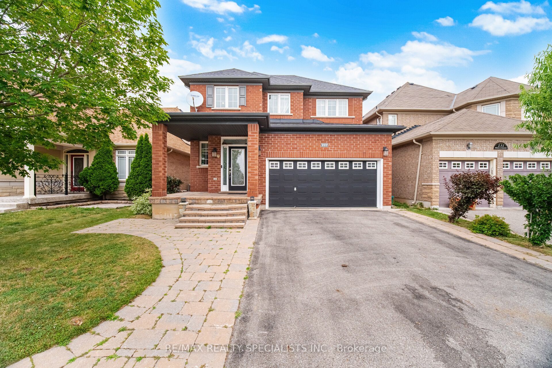 227 Minto Crescent Property Photo 3