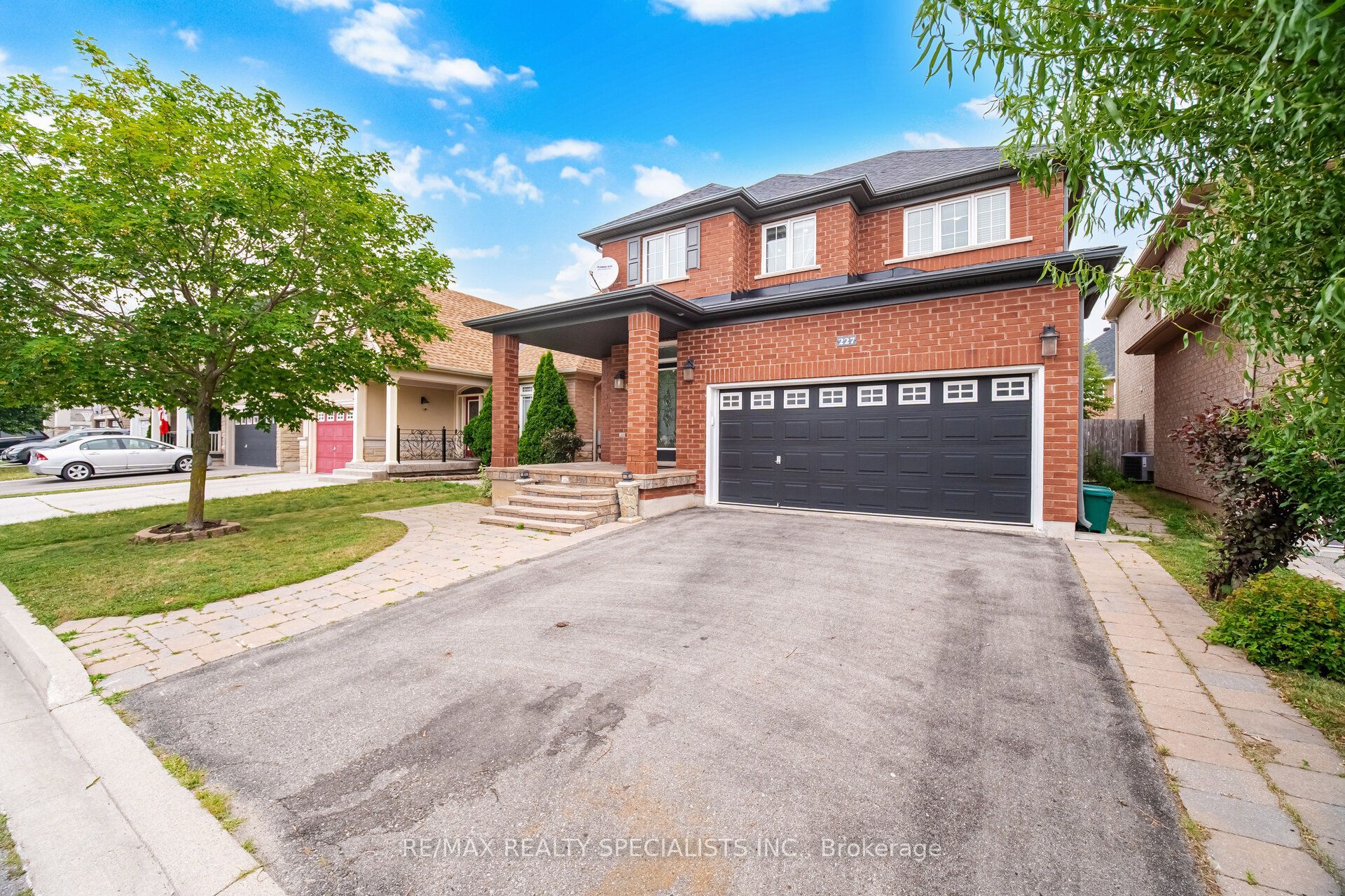 227 Minto Crescent Property Photo 4