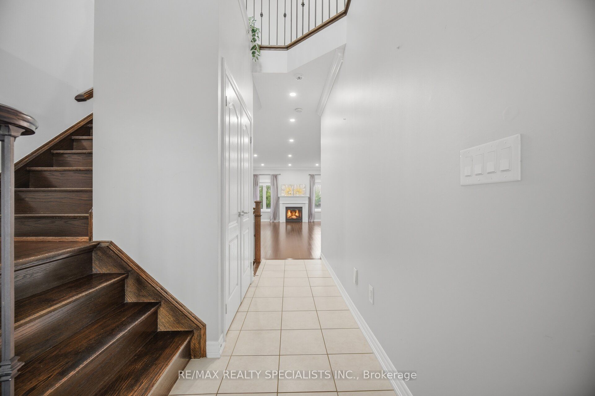 227 Minto Crescent Property Photo 9