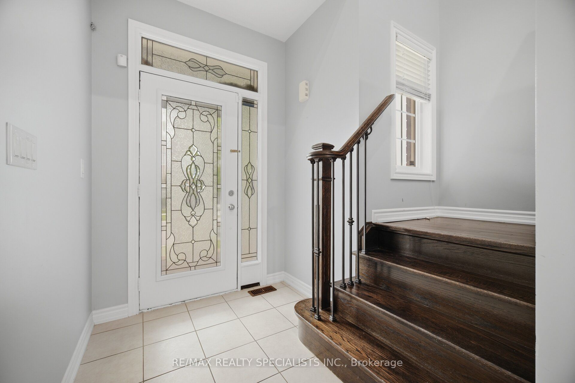 227 Minto Crescent Property Photo 25