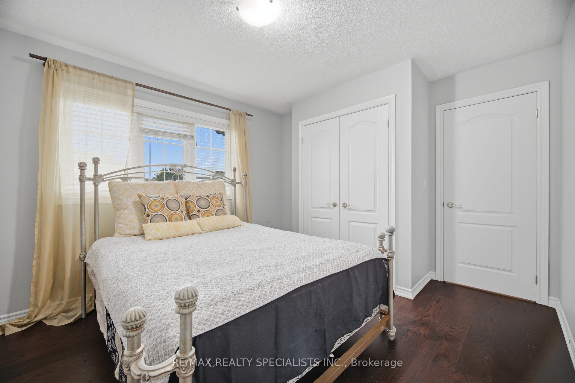 227 Minto Crescent Property Photo 36