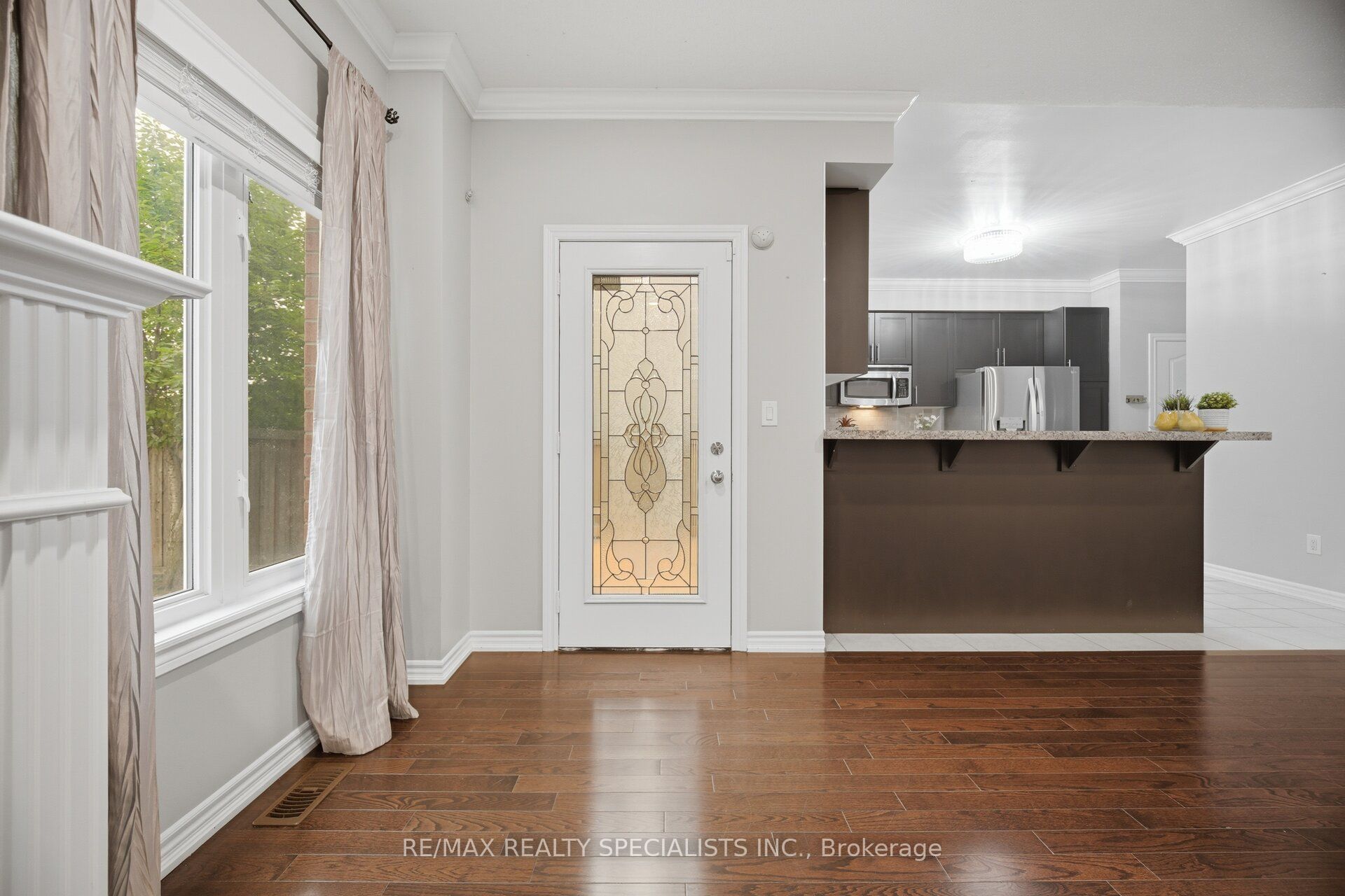 227 Minto Crescent Property Photo 46
