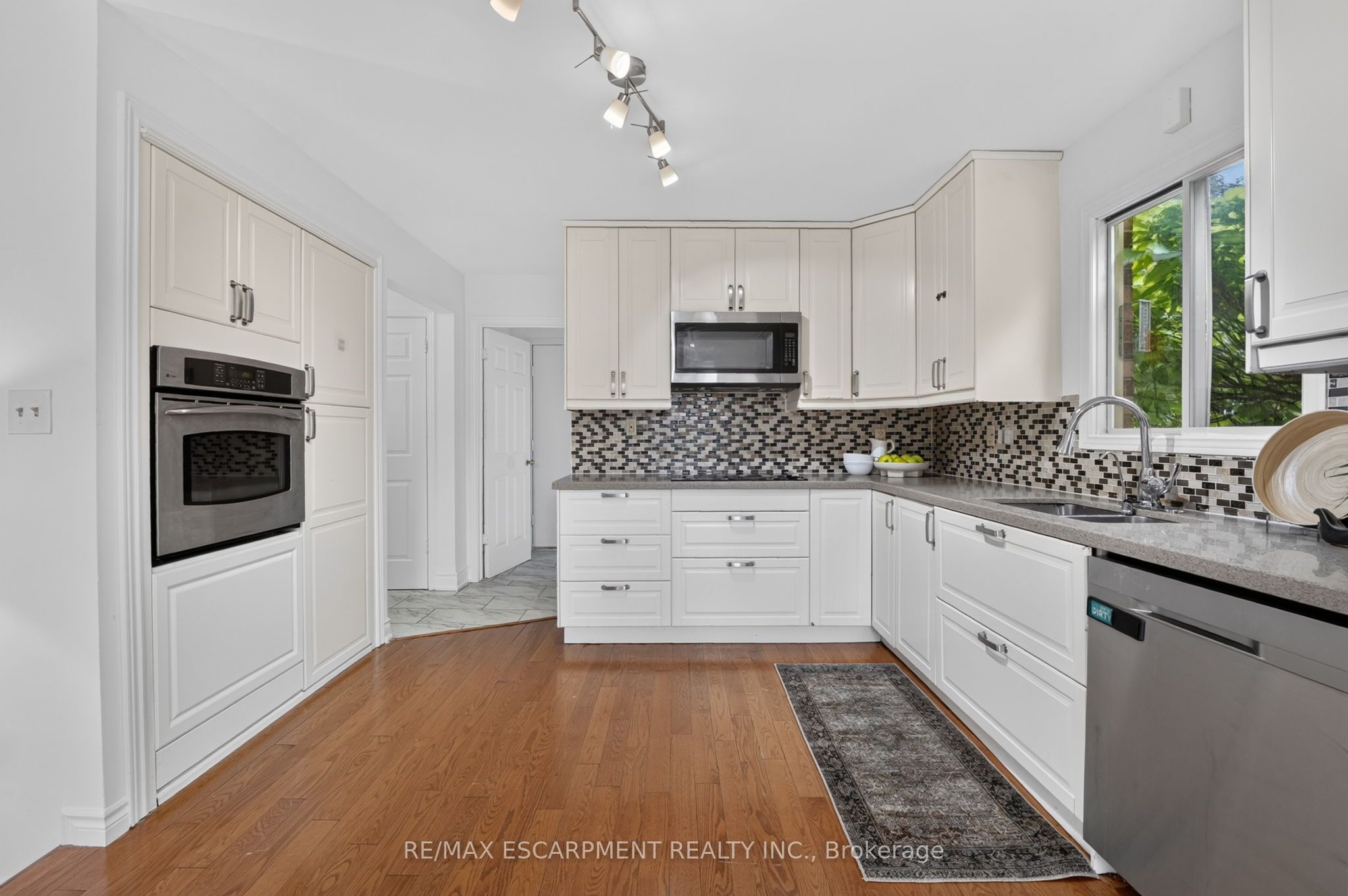 2450 Overton Drive Property Photo 14